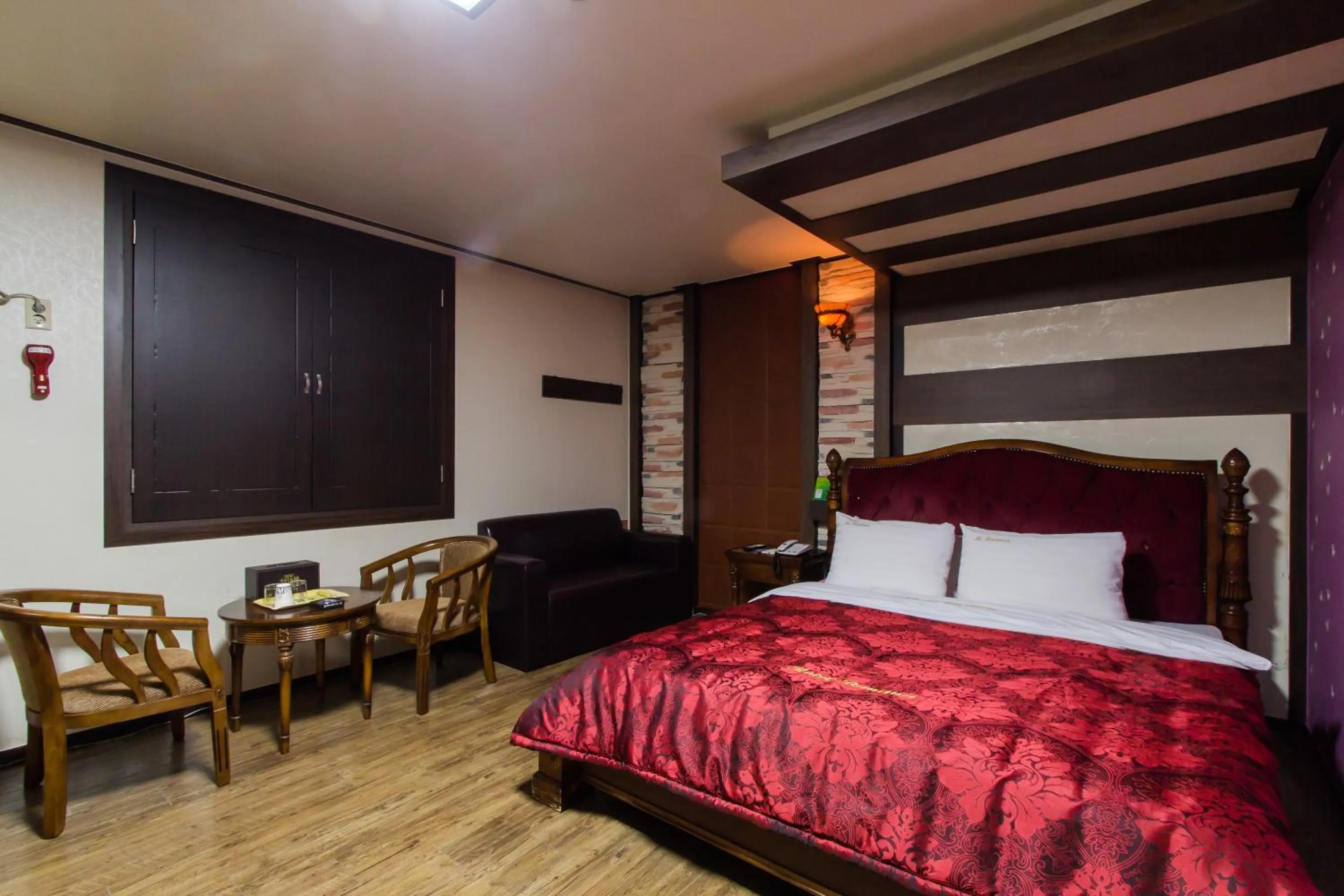 Shower in GuangJu Hotel Banana