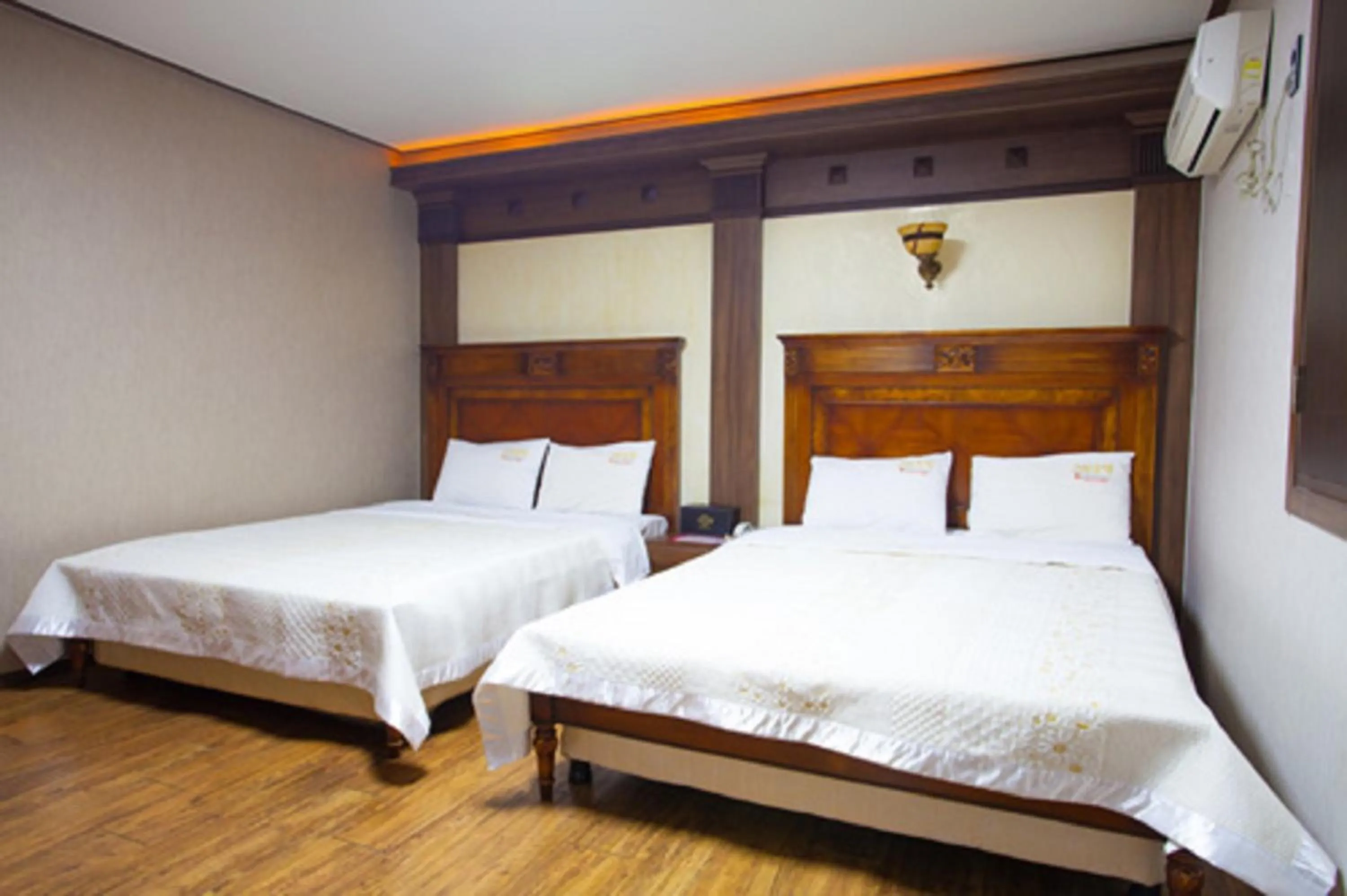 Bedroom in GuangJu Hotel Banana