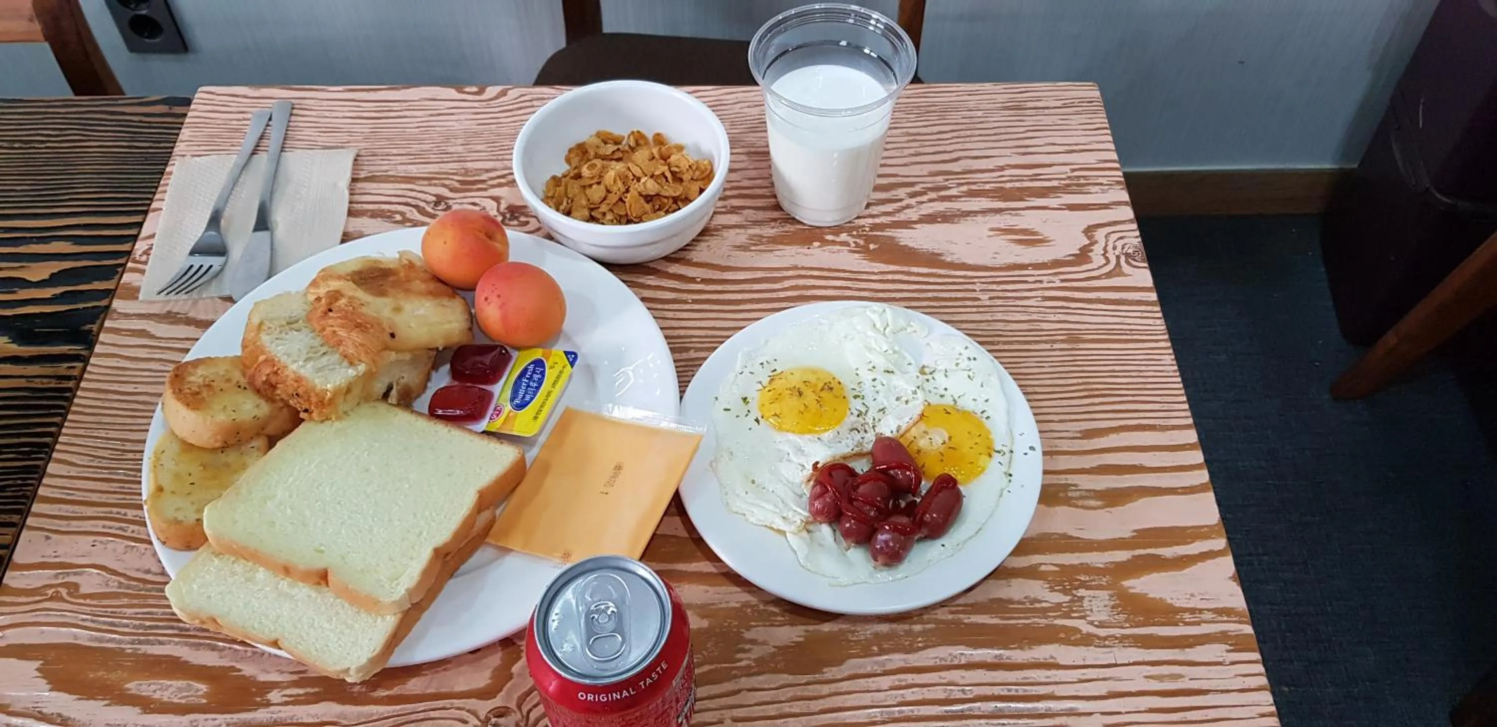 Breakfast in GuangJu Hotel Banana
