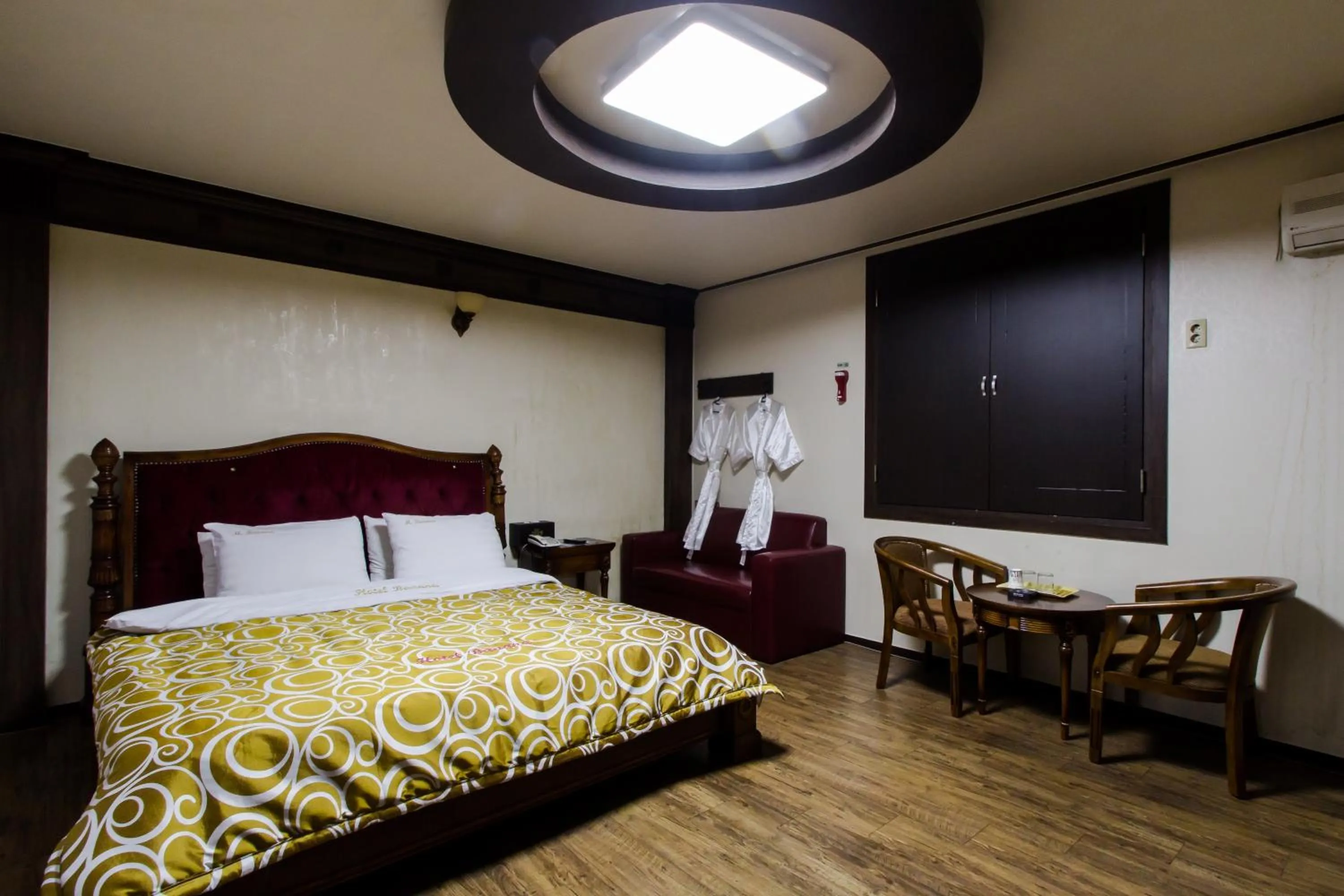 GuangJu Hotel Banana