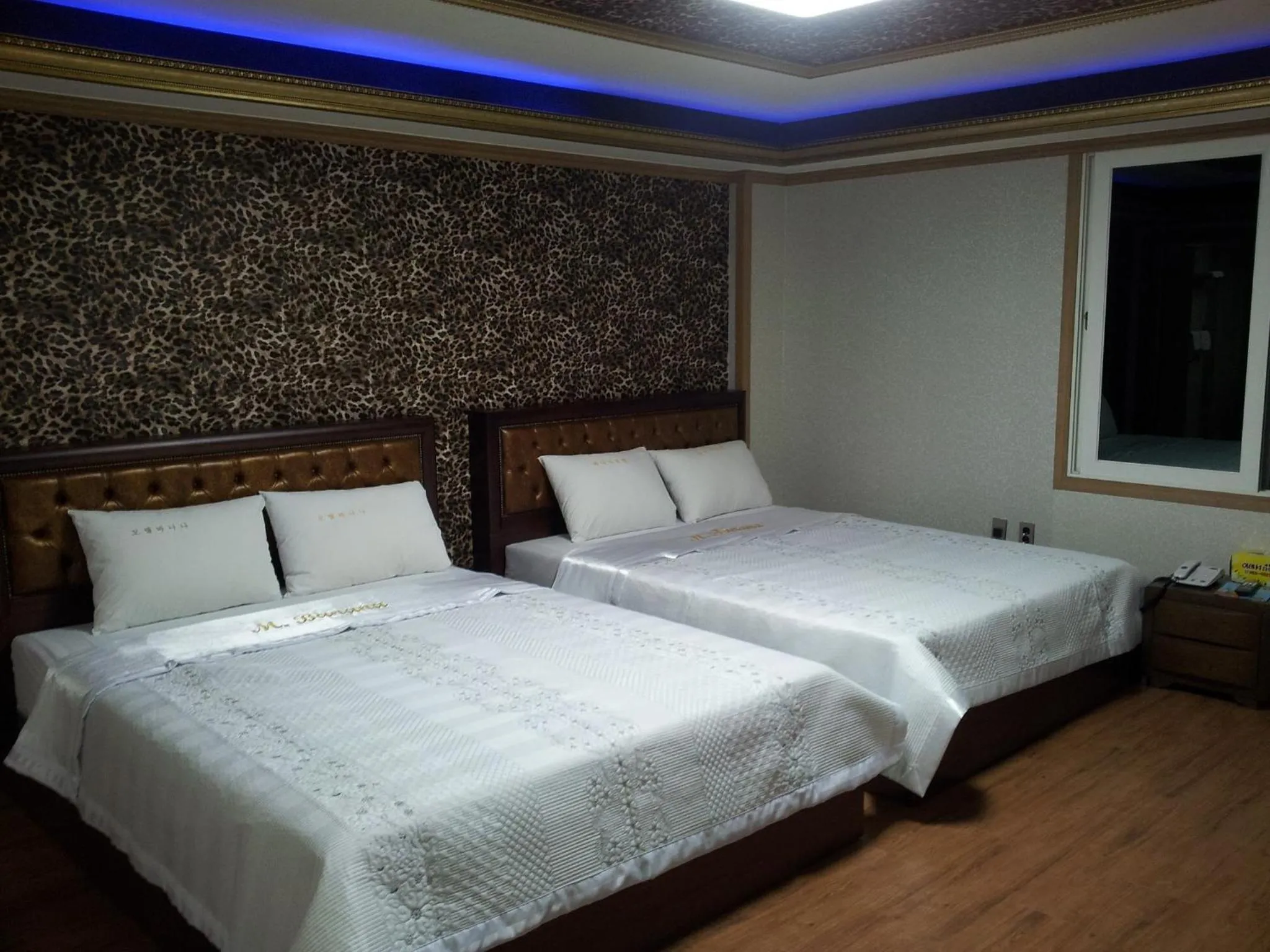 Property building in GuangJu Hotel Banana