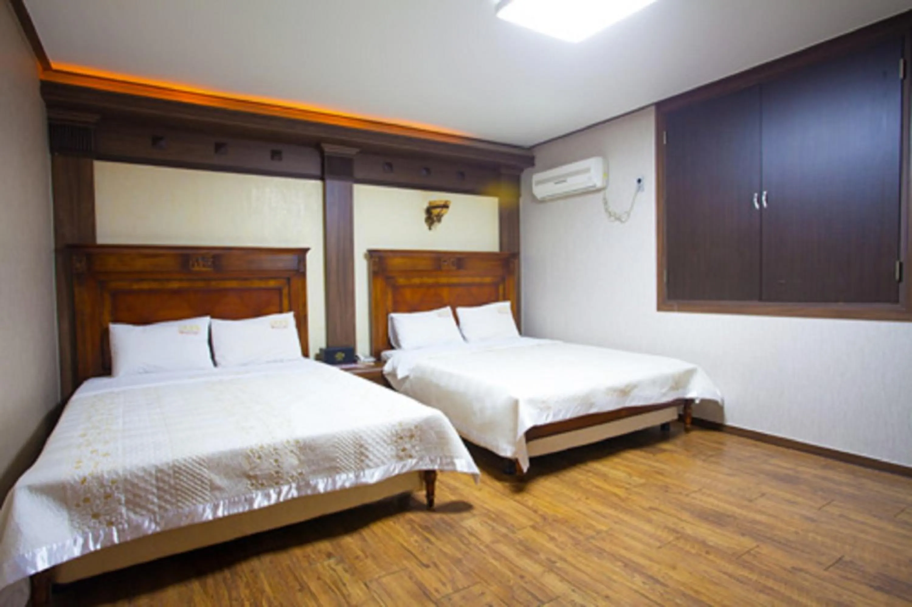 GuangJu Hotel Banana