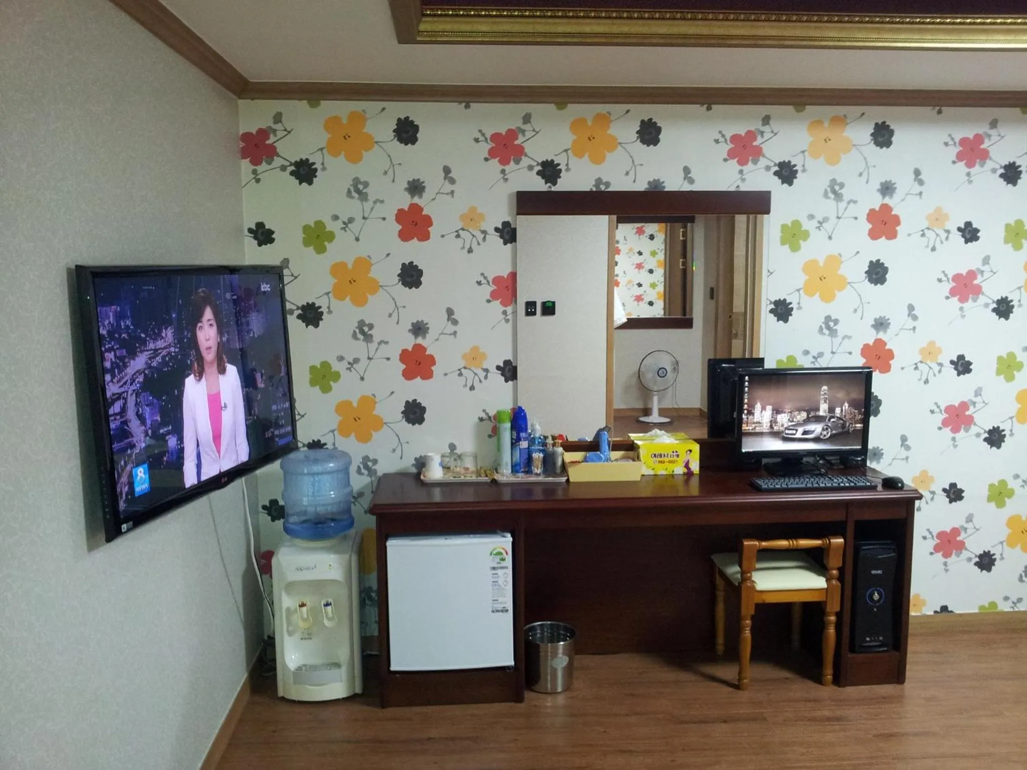 TV/Entertainment Center in GuangJu Hotel Banana