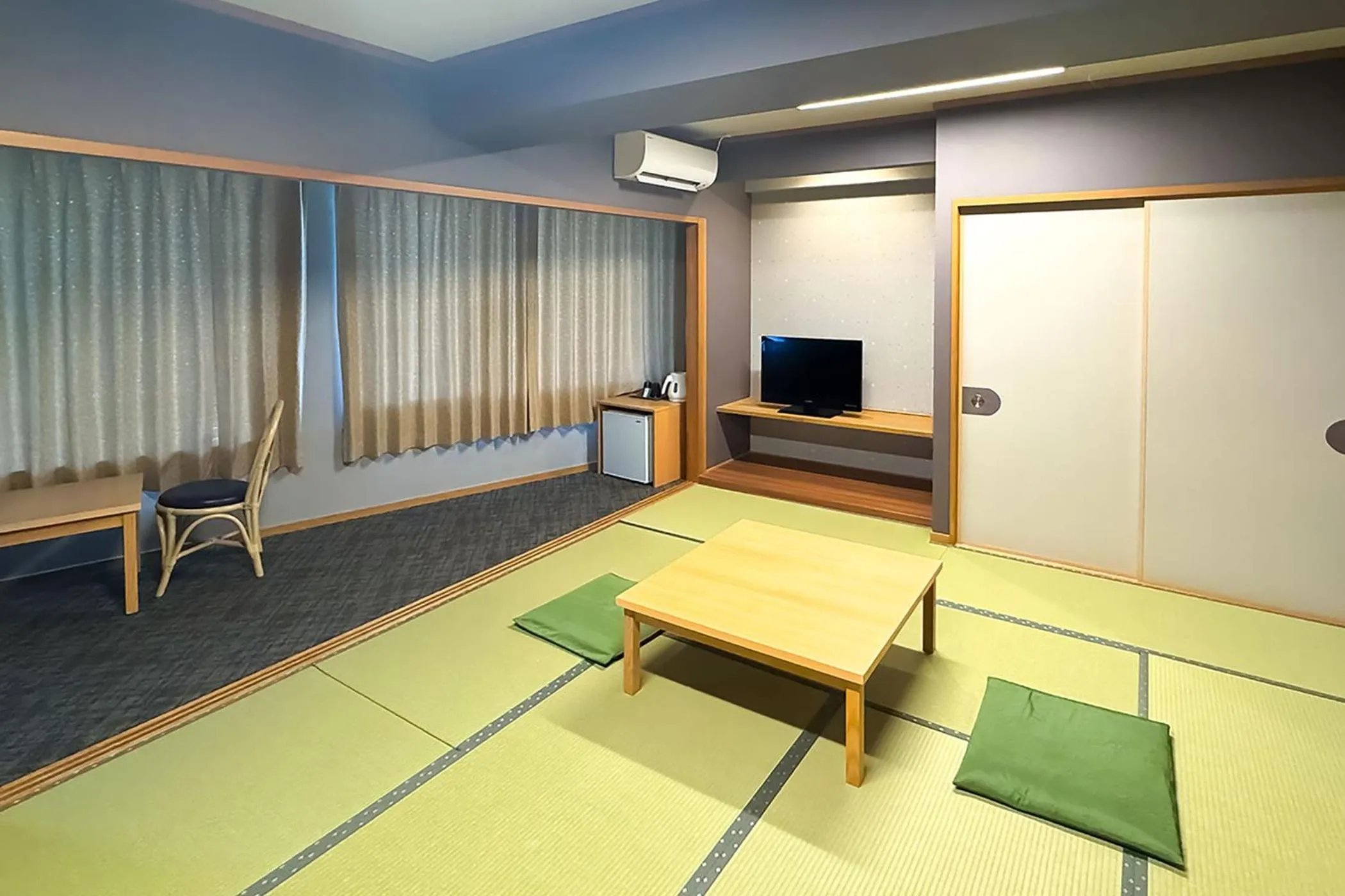 Photo of the whole room, Bed in Ooedo Onsen Monogatari Premium Toba Saichoraku