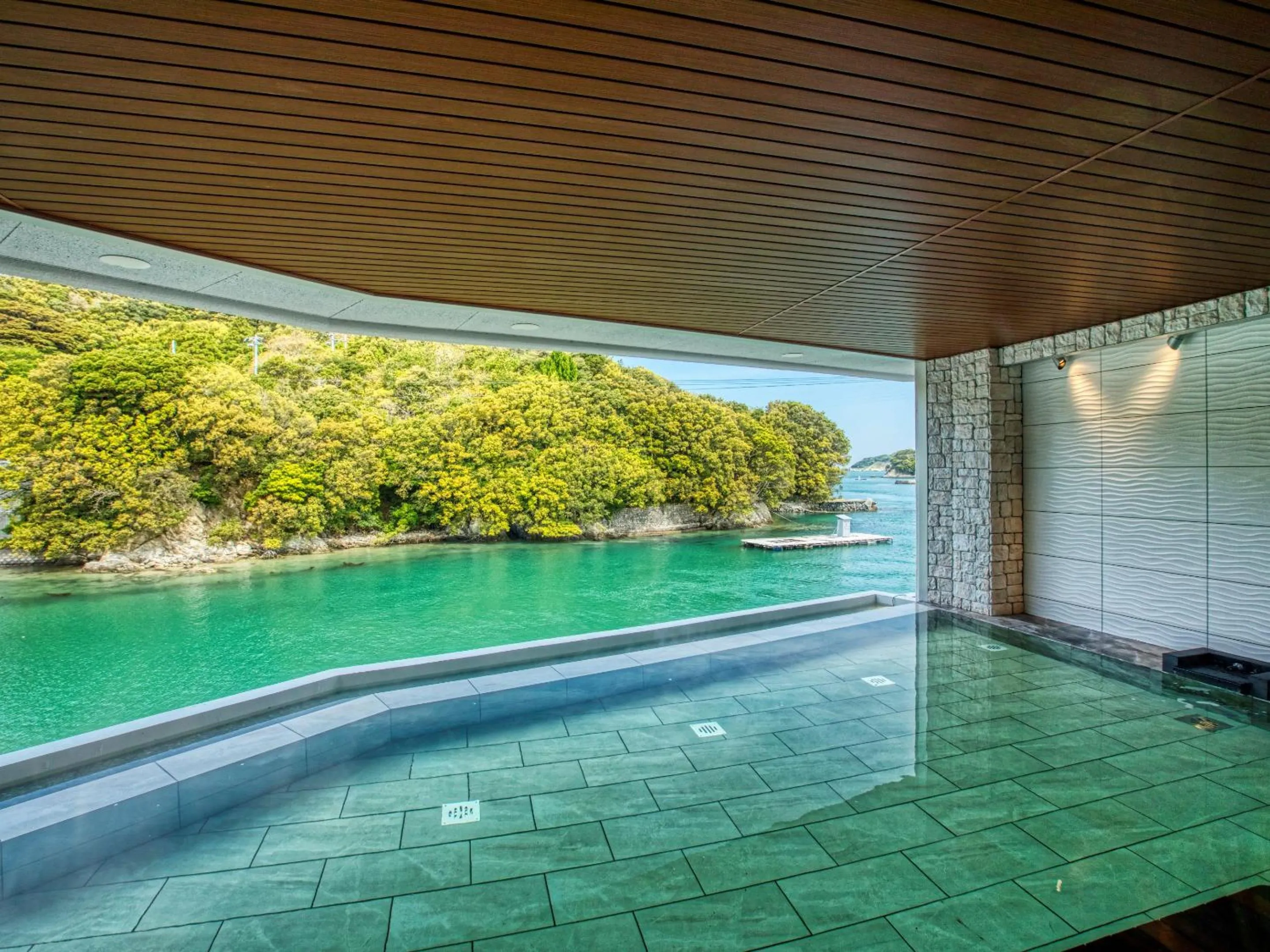 Hot Spring Bath in Ooedo Onsen Monogatari Premium Toba Saichoraku