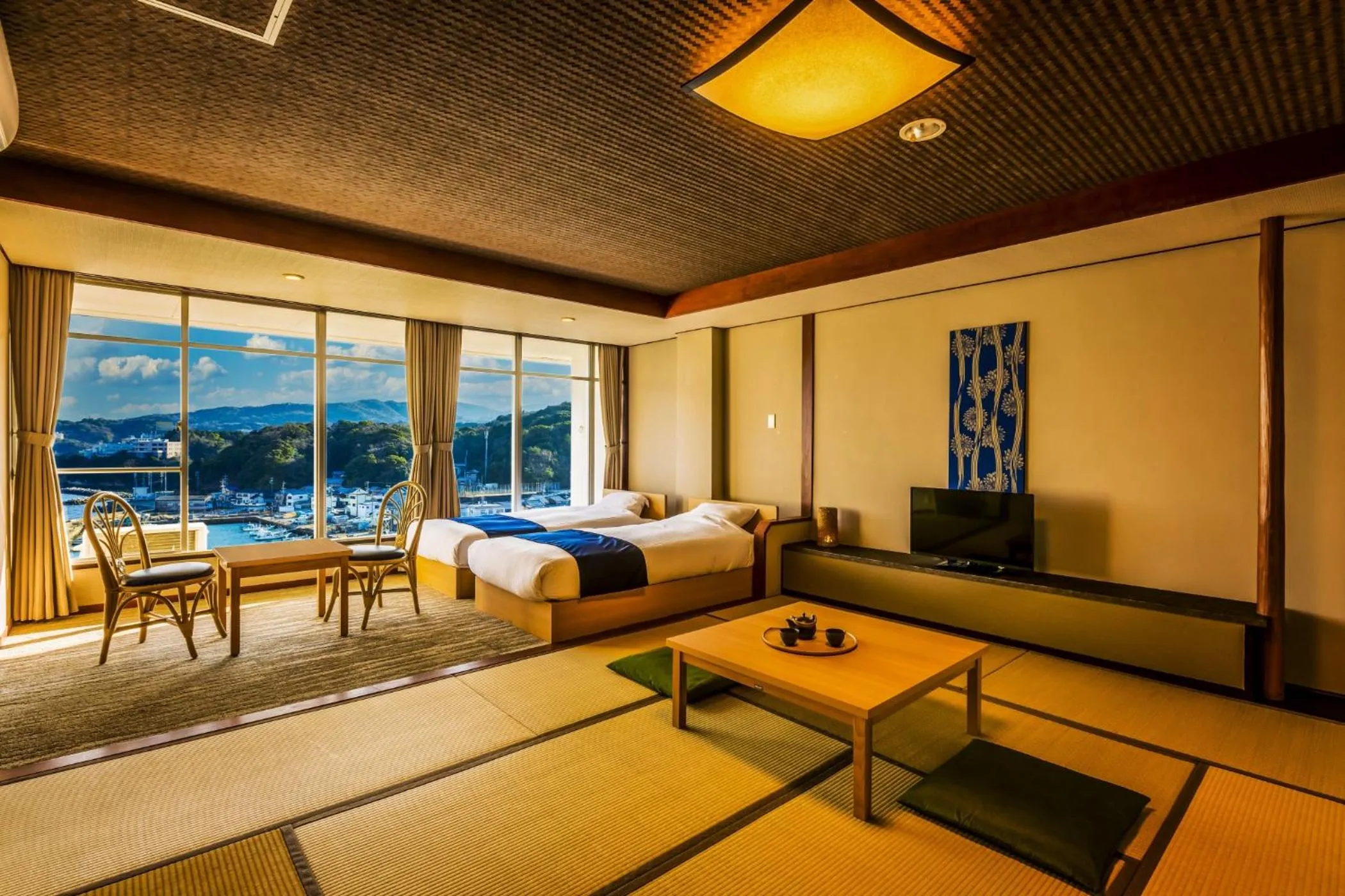 Photo of the whole room, Bed in Ooedo Onsen Monogatari Premium Toba Saichoraku