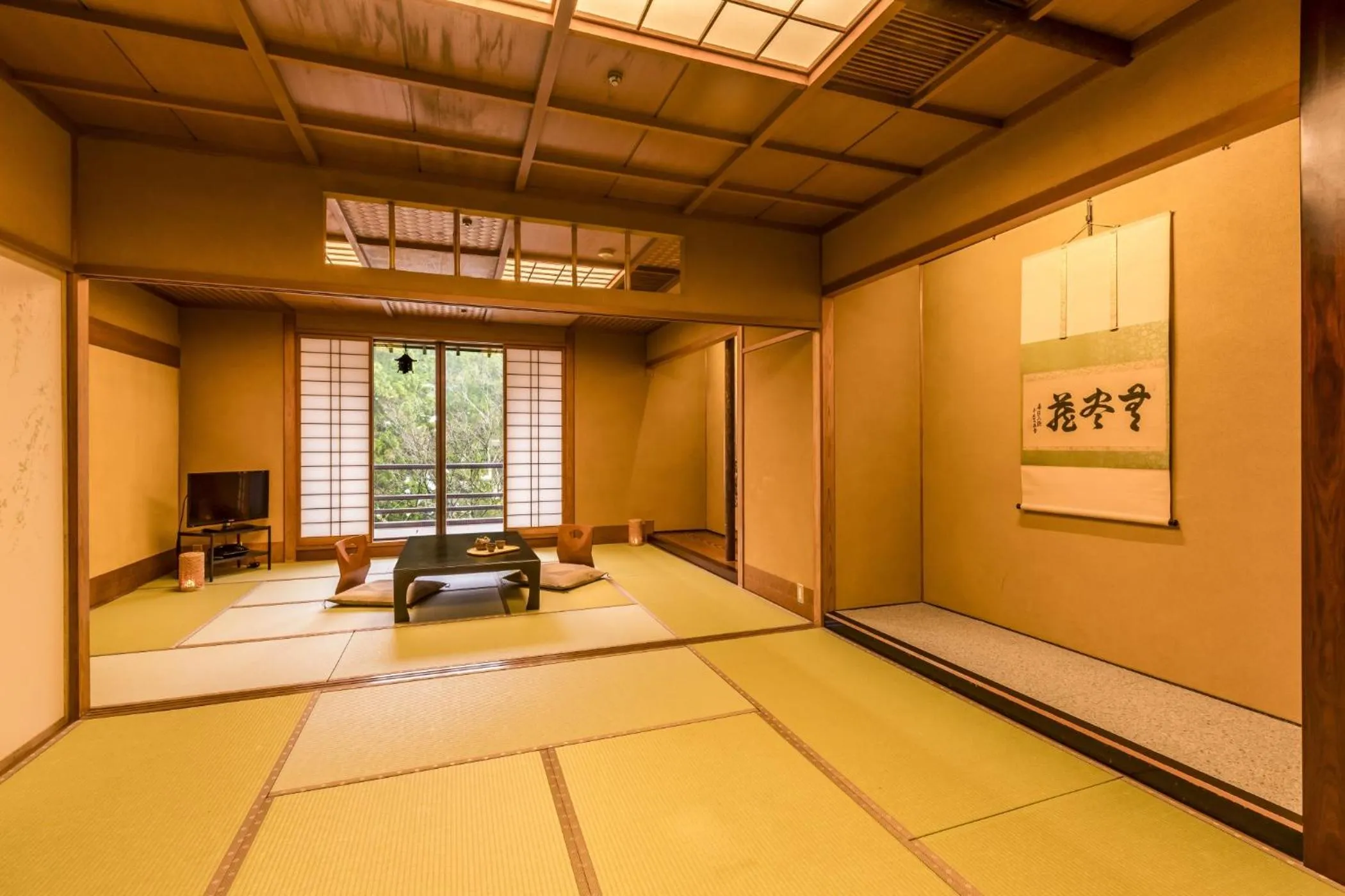 Photo of the whole room in Ooedo Onsen Monogatari Premium Yoshinoya Irokuen