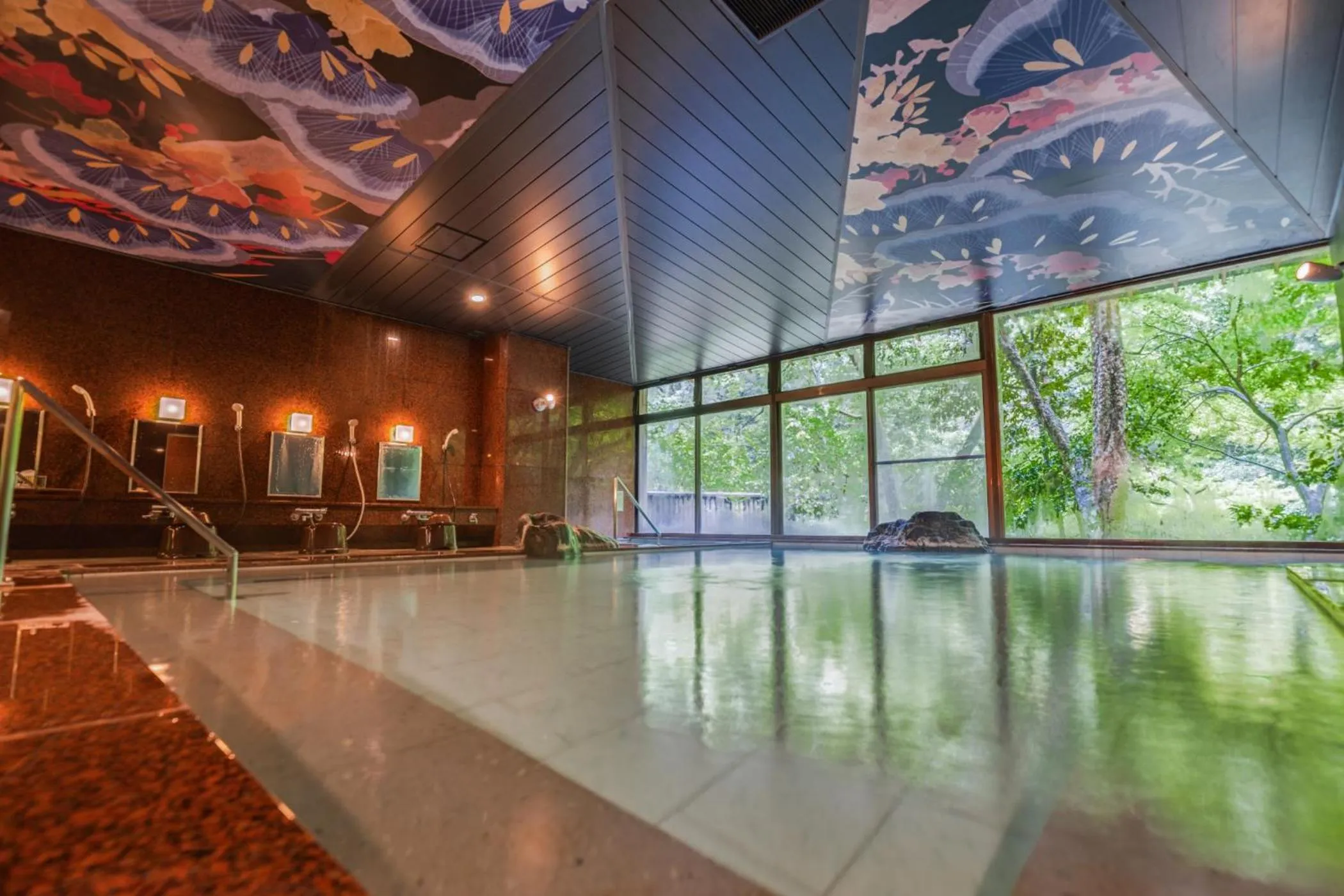 Hot Spring Bath in Ooedo Onsen Monogatari Premium Yoshinoya Irokuen