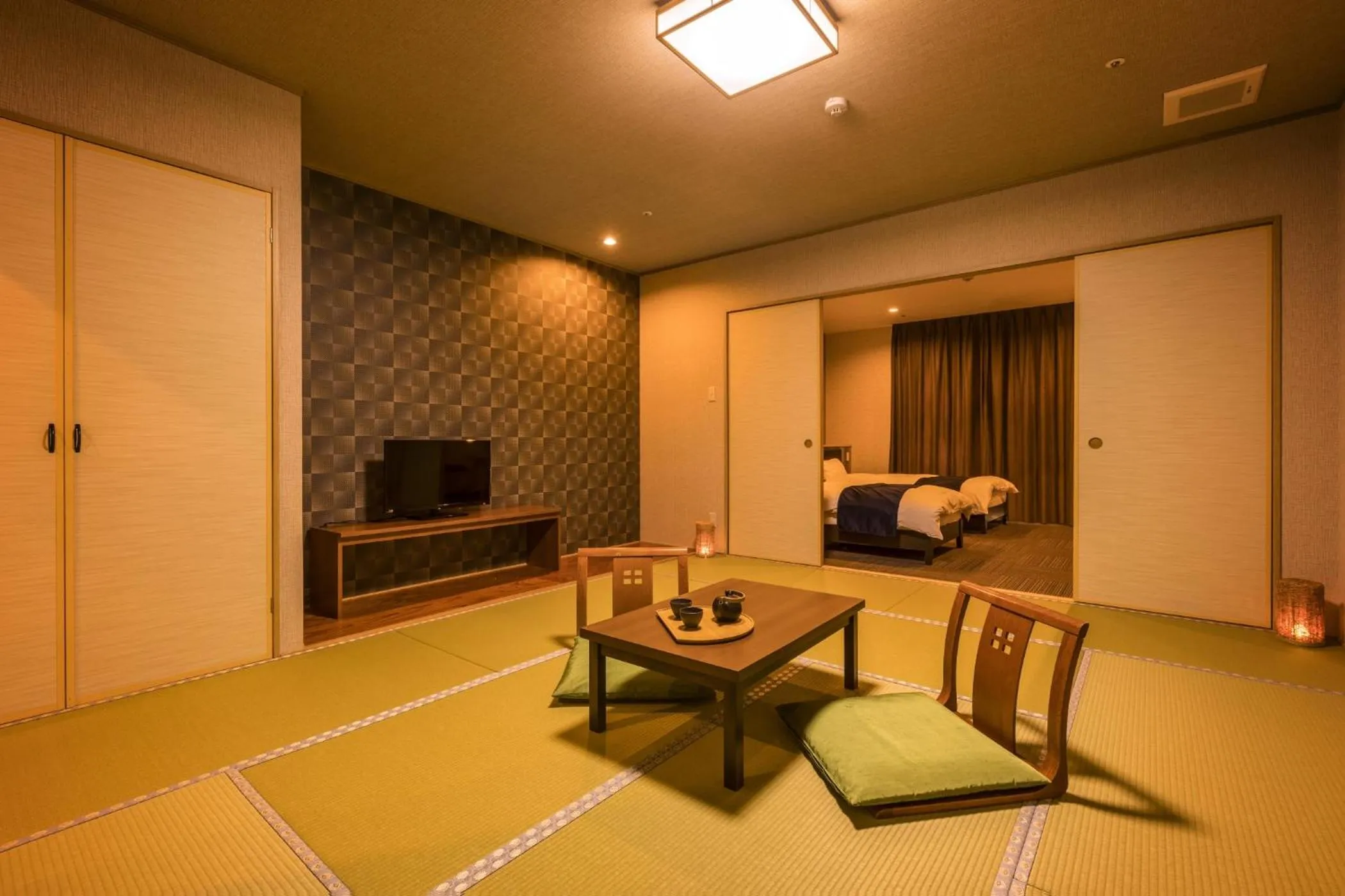 Photo of the whole room, Bed in Ooedo Onsen Monogatari Premium Enakyo