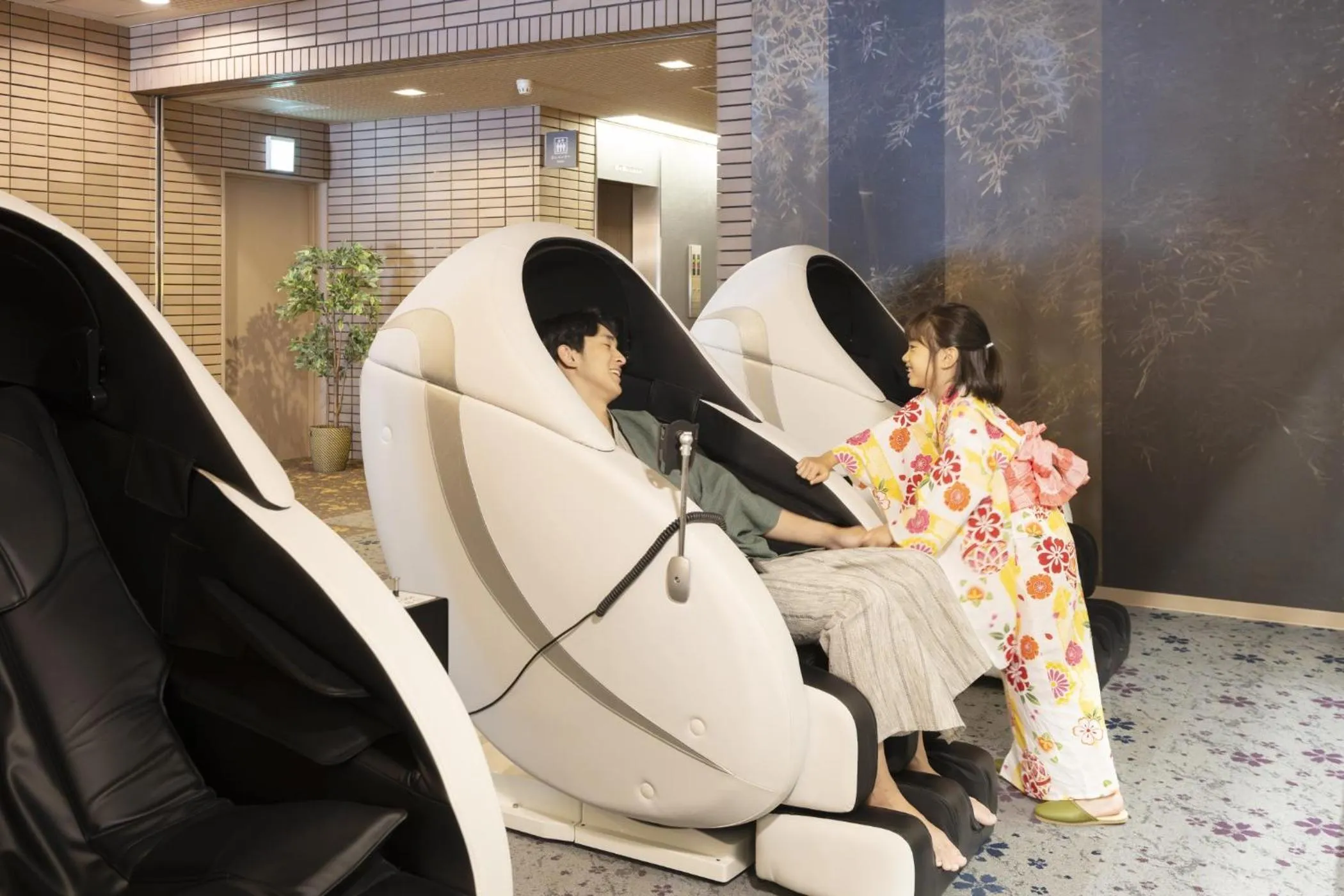 Massage in Ooedo Onsen Monogatari Premium Gero Honkan