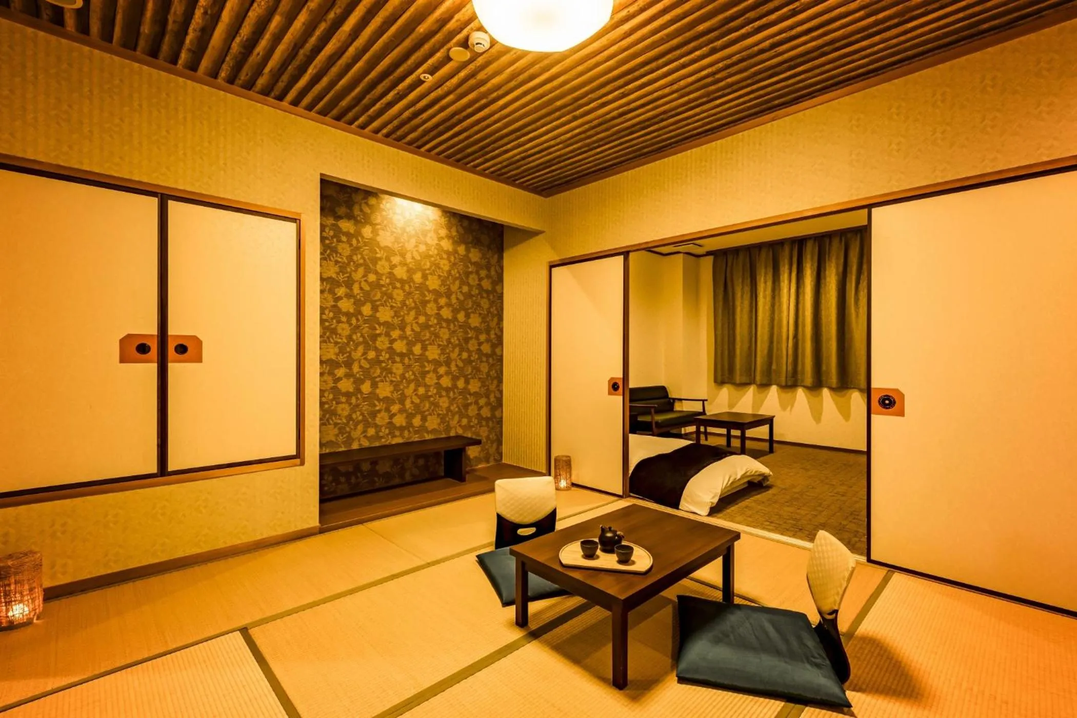 Photo of the whole room, Bed in Ooedo Onsen Monogatari Premium Seiunkaku