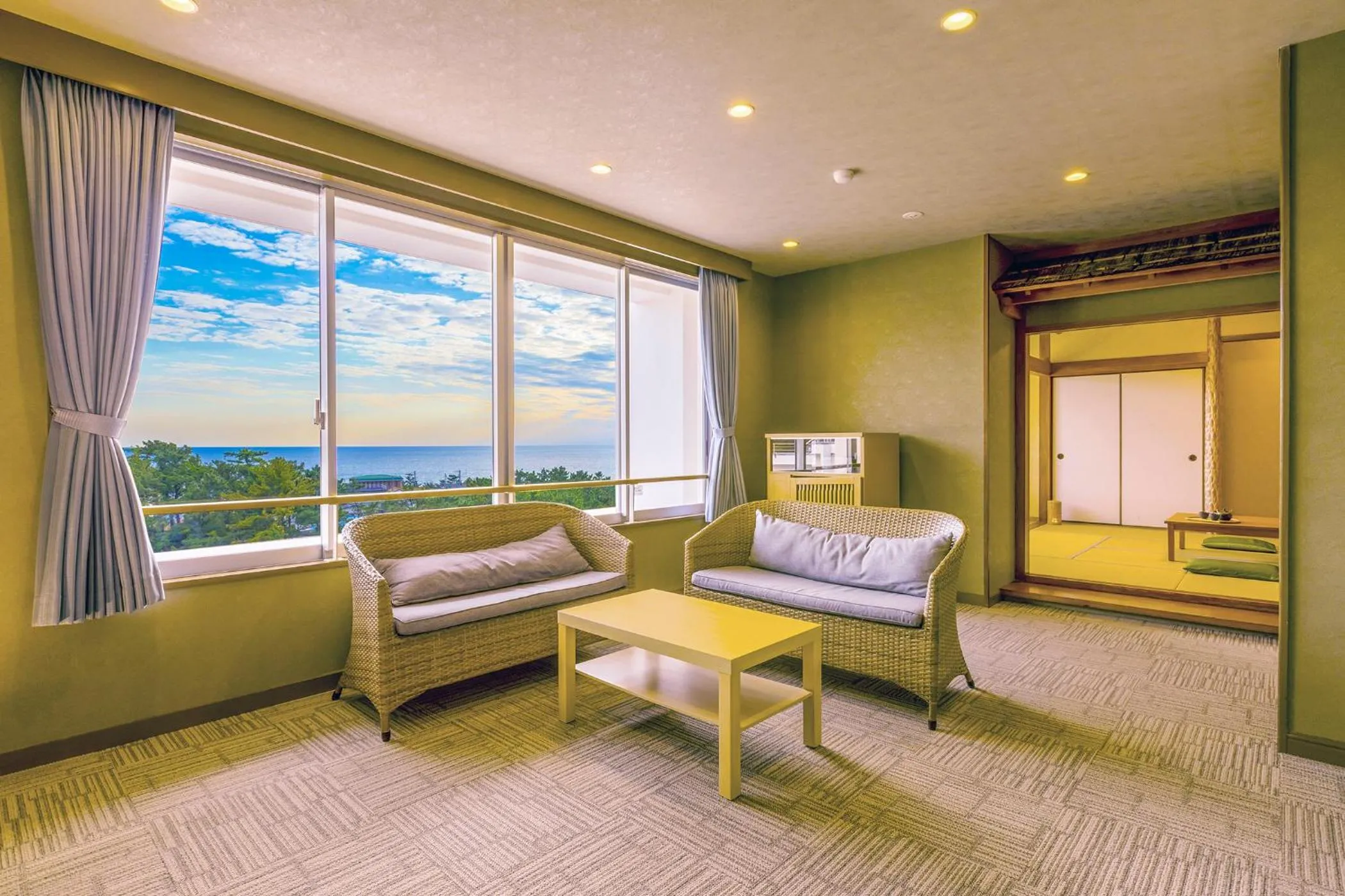 Photo of the whole room in TAOYA Shirahama Senjyo