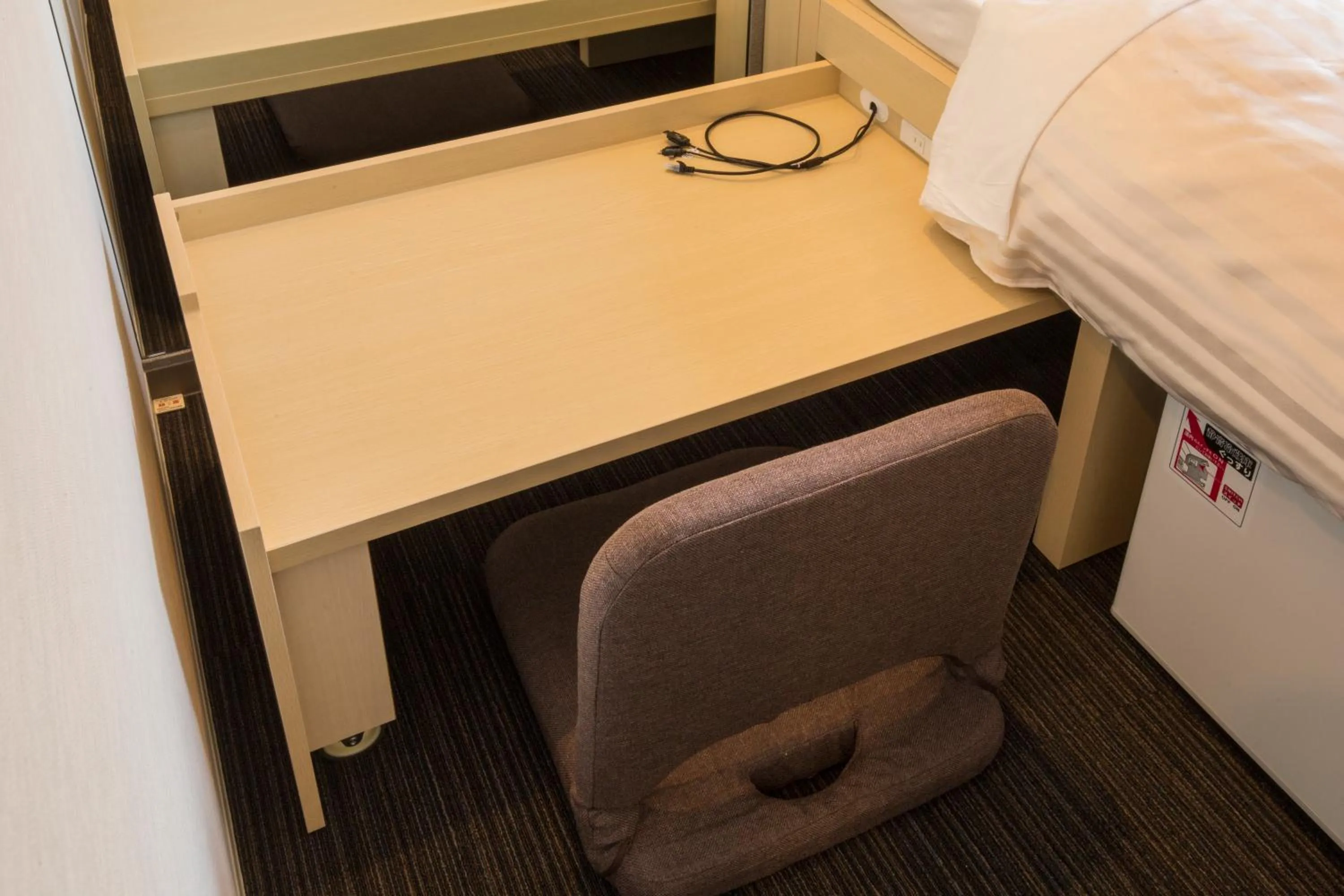 Bed in Super Hotel Premier Osaka Honmachi Ekimae Natural Hot Springs