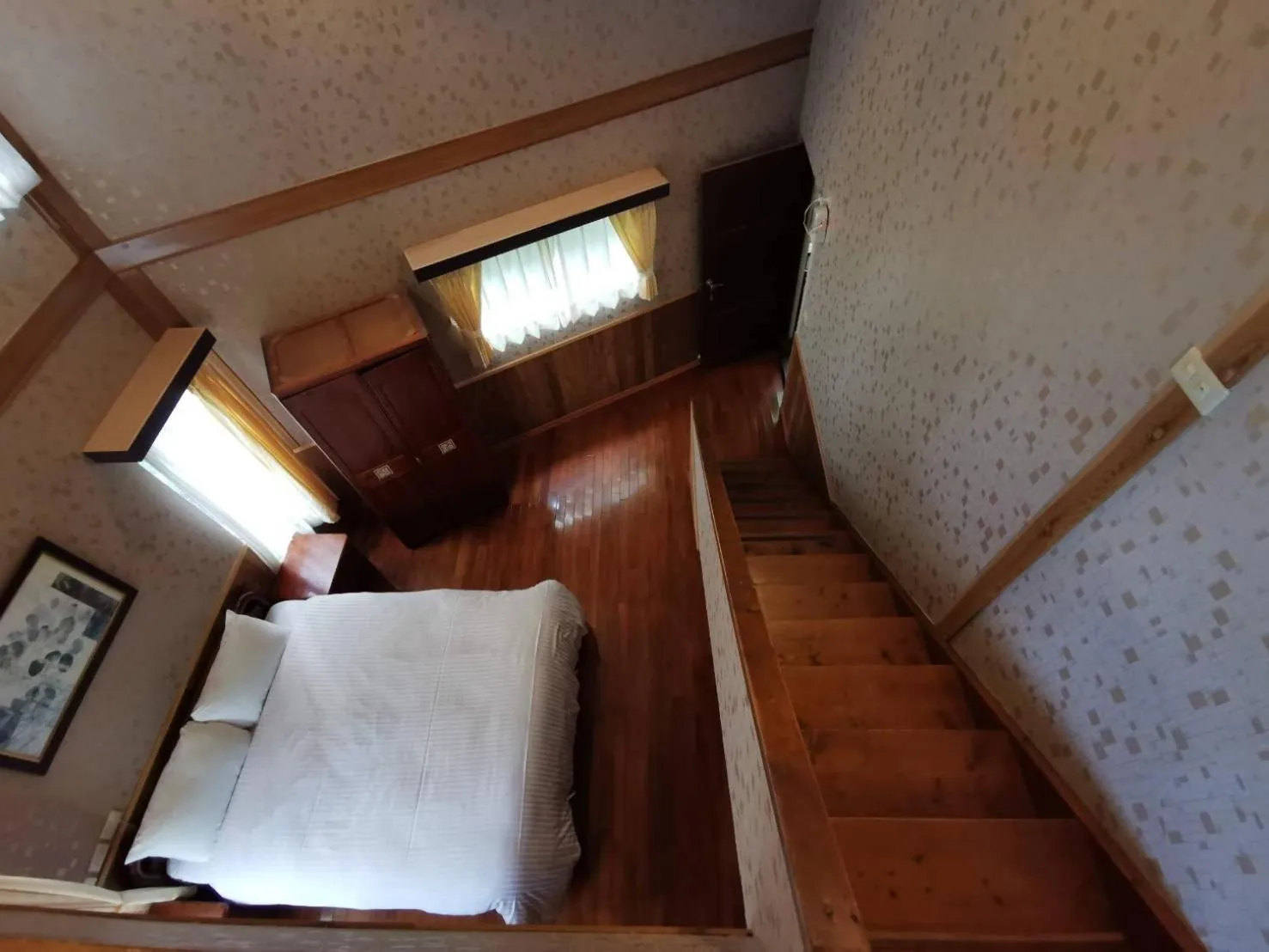 Photo of the whole room, Bed in Dreamtown