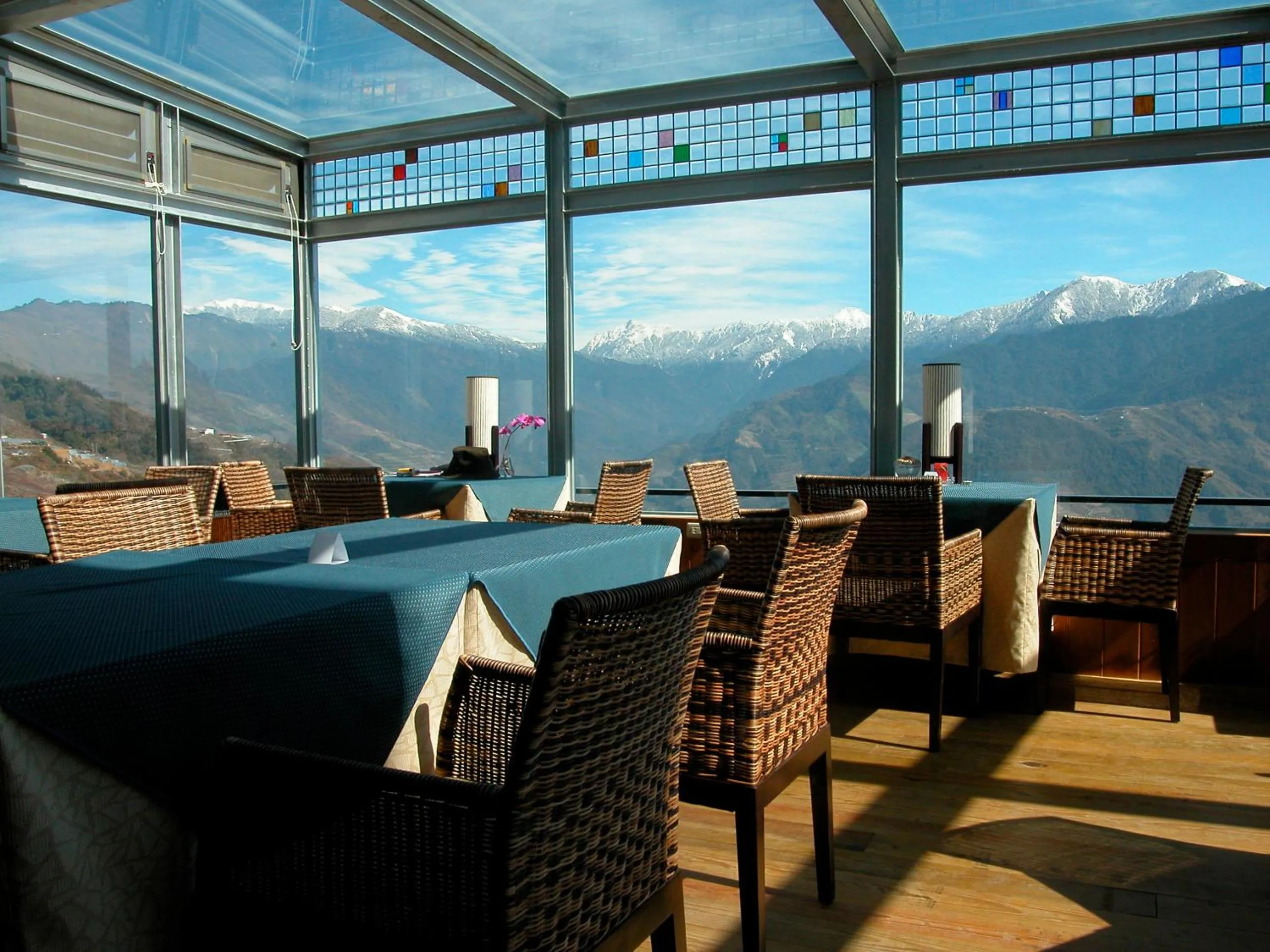 Restaurant/places to eat in Dreamtown