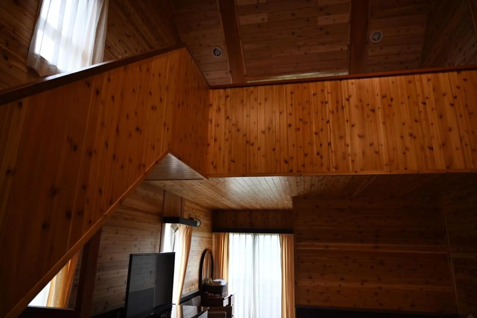 Photo of the whole room in Dreamtown