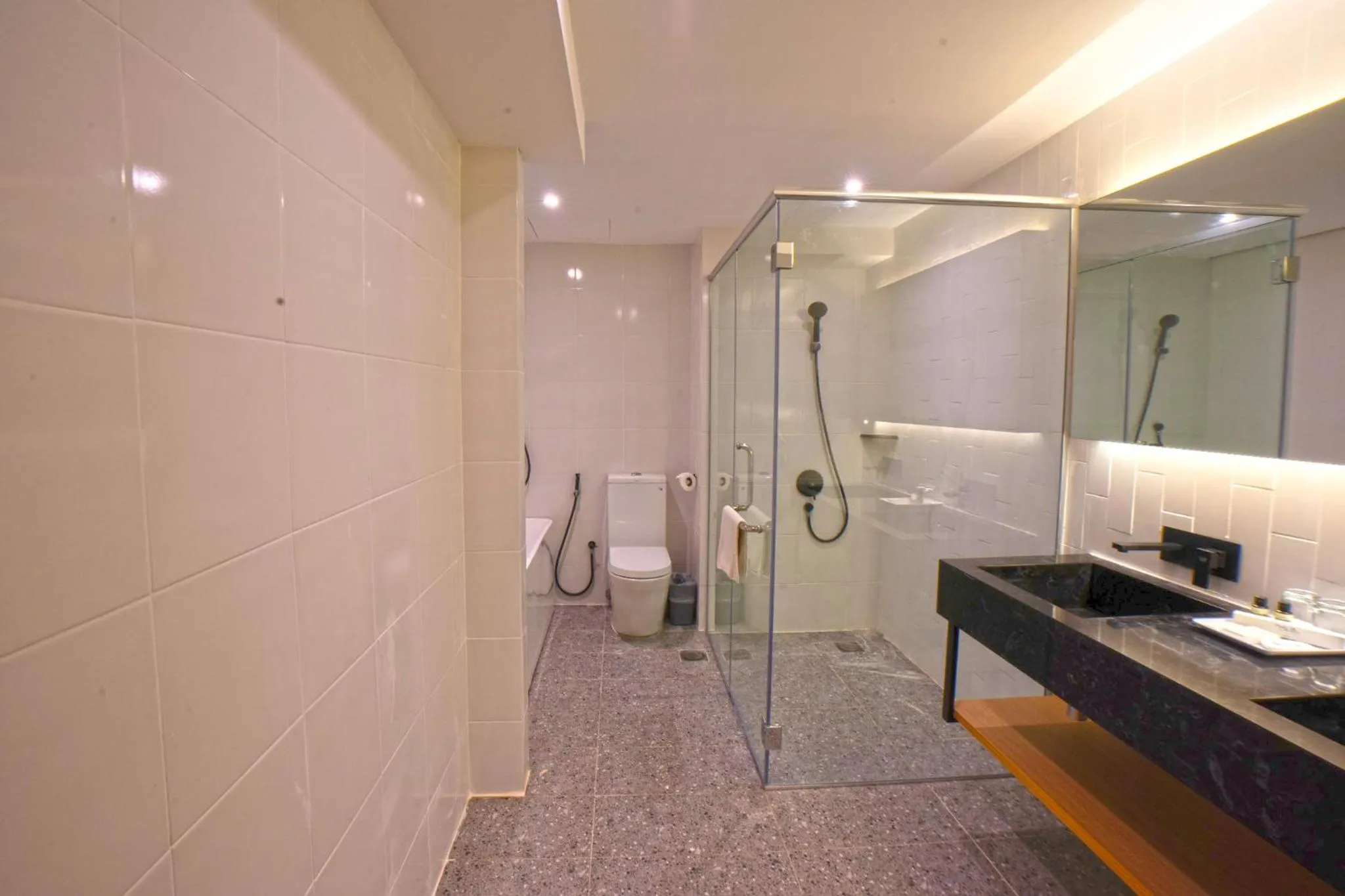 Shower in Crystal Crown Hotel Harbour View, Port Klang