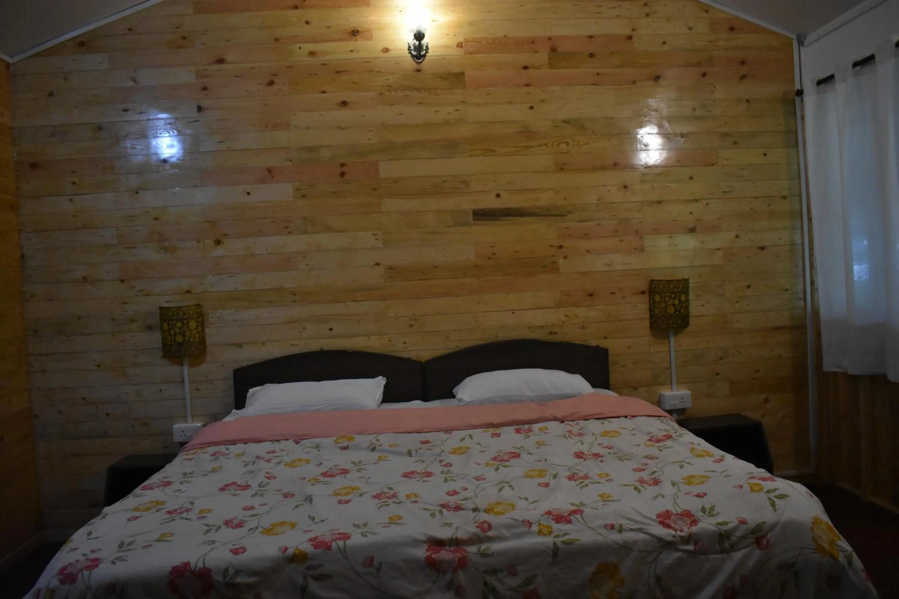 Bed in Club Palolem Resort