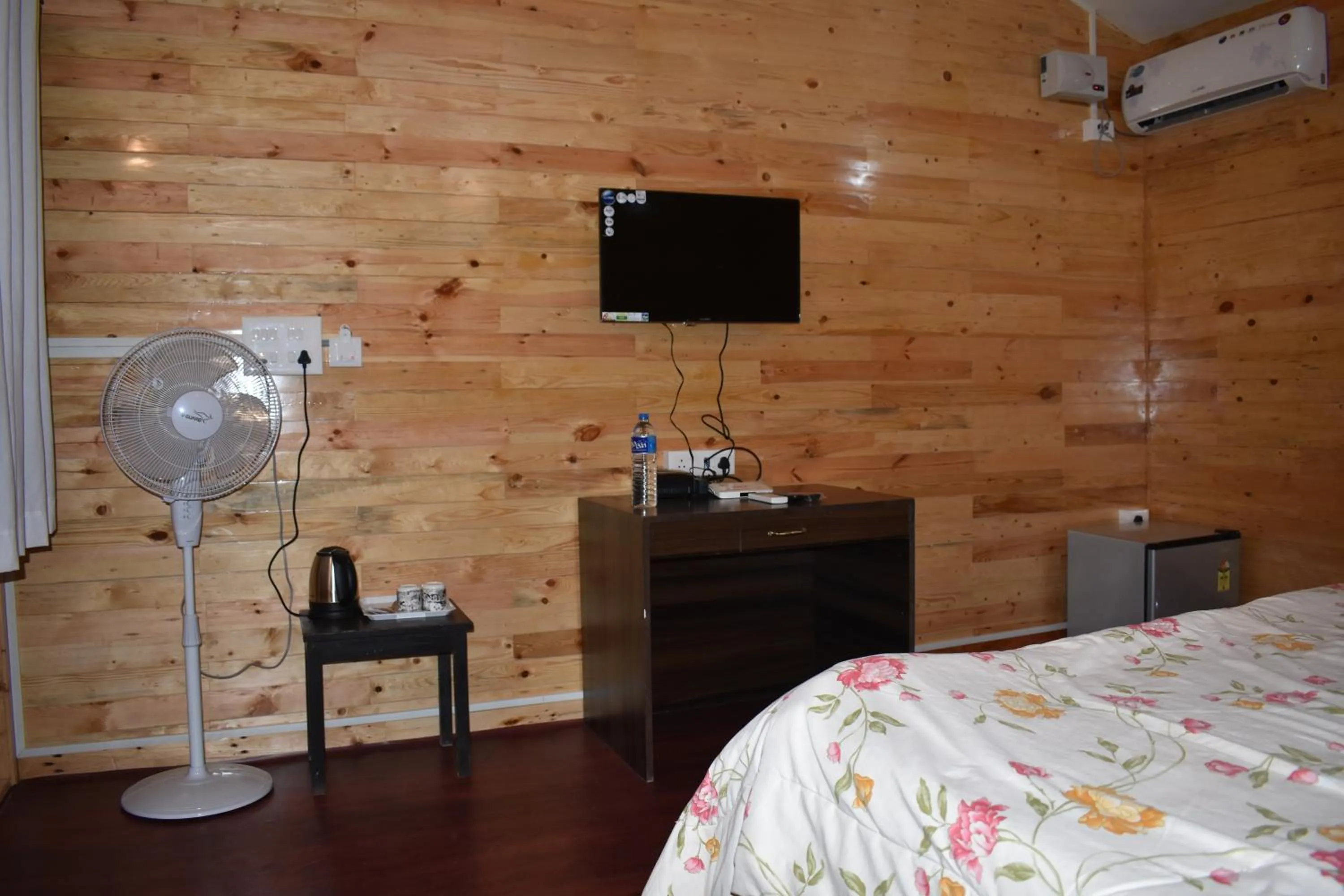 Bed in Club Palolem Resort