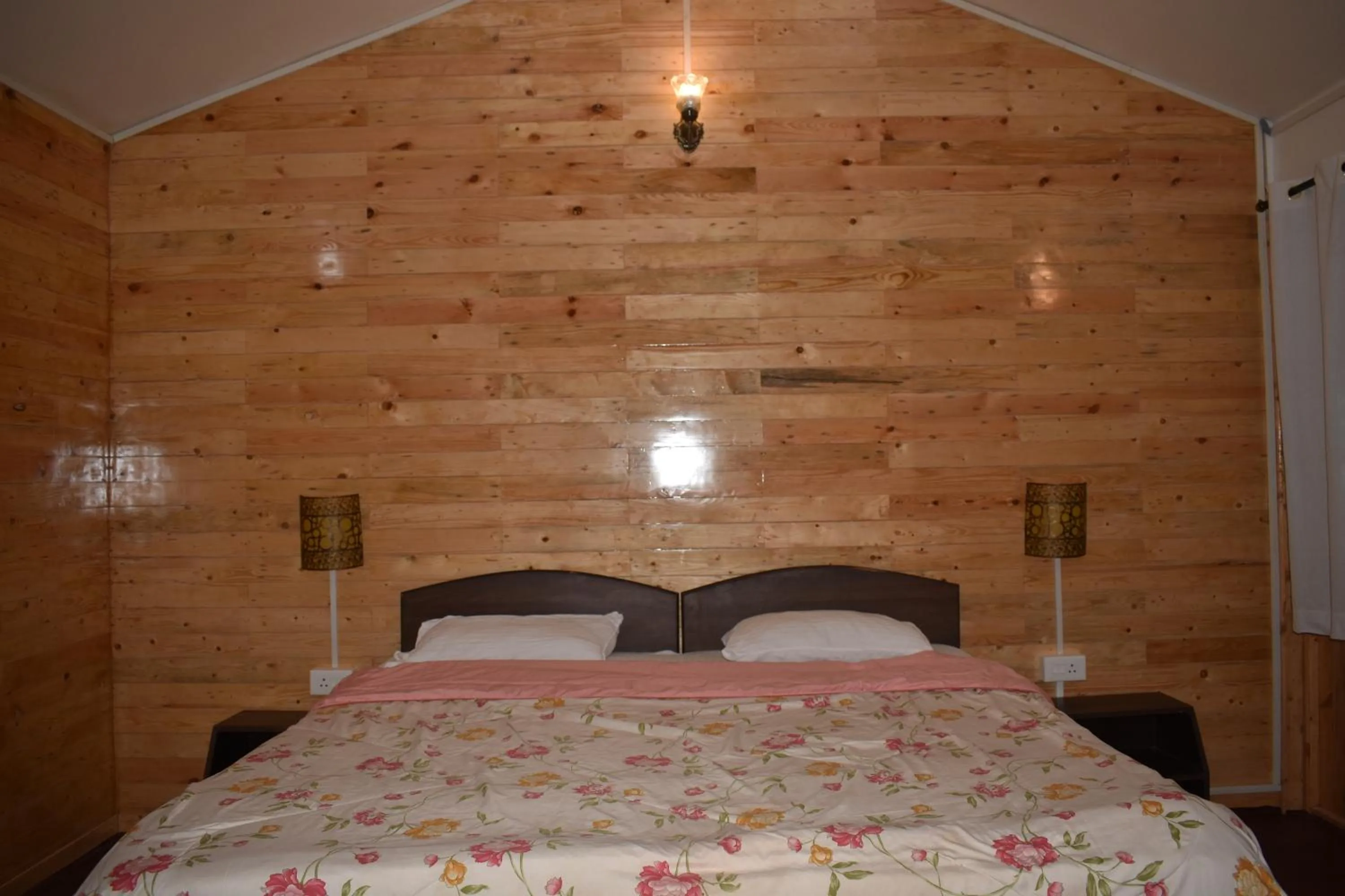 Bed in Club Palolem Resort