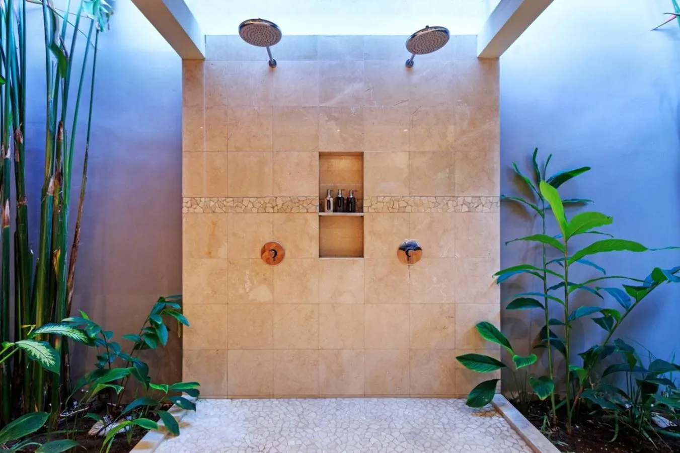 Shower in Desa Di Bali Villas