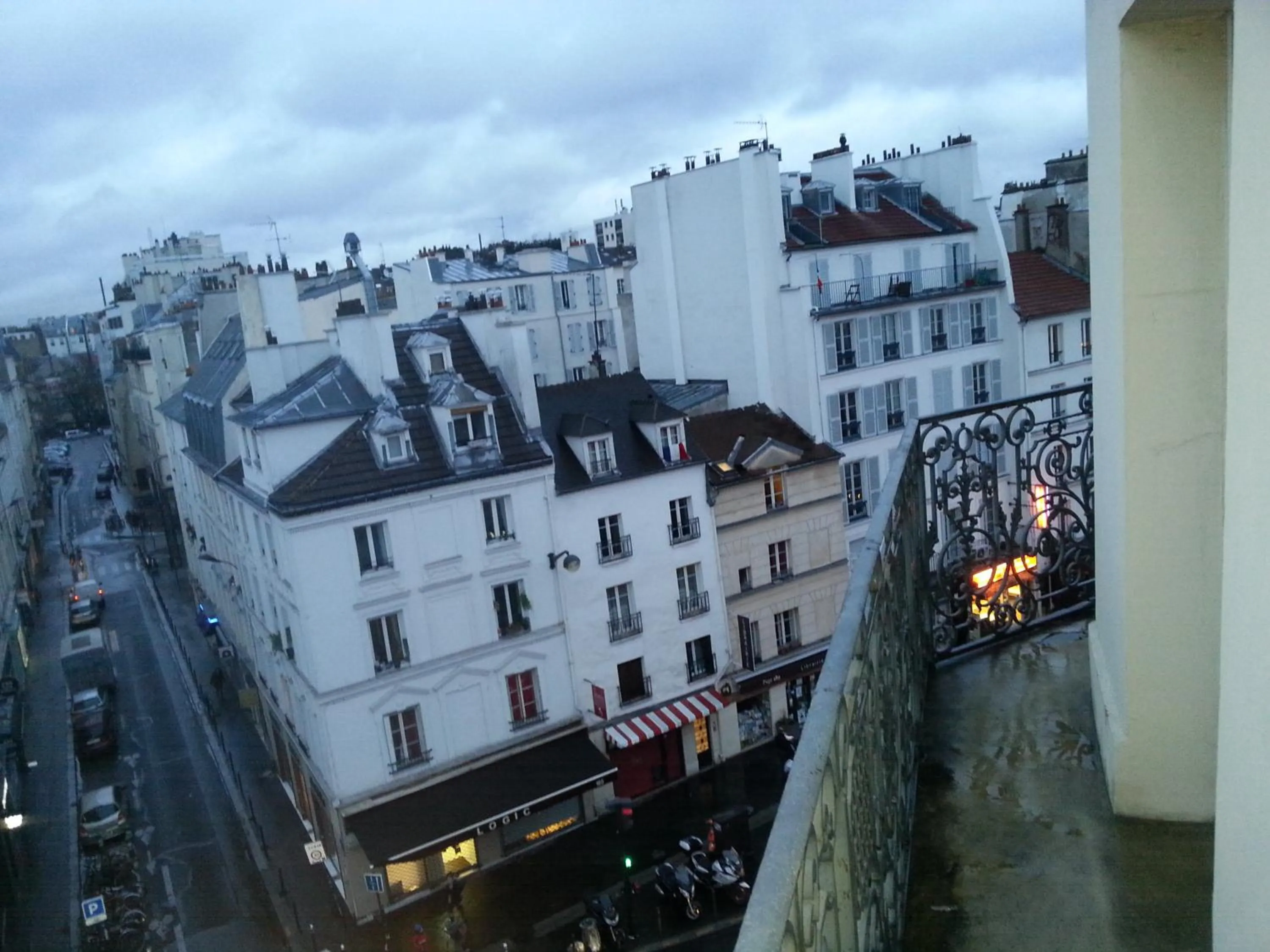 City view in Hipotel Paris Bastille Saint Antoine