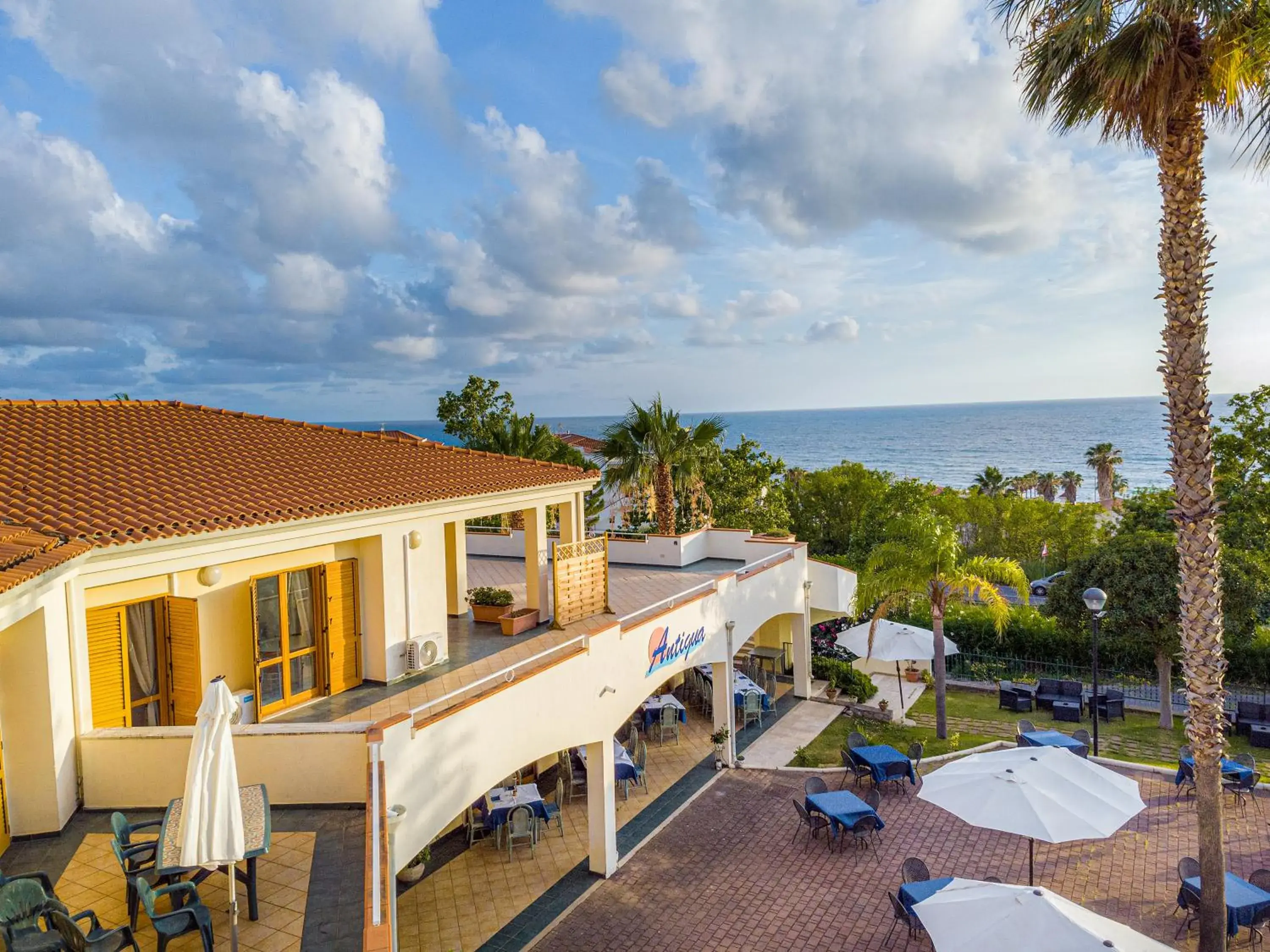 Apartment with Terrace in Residence Antigua Apartment with Terrace in Residence Antigua