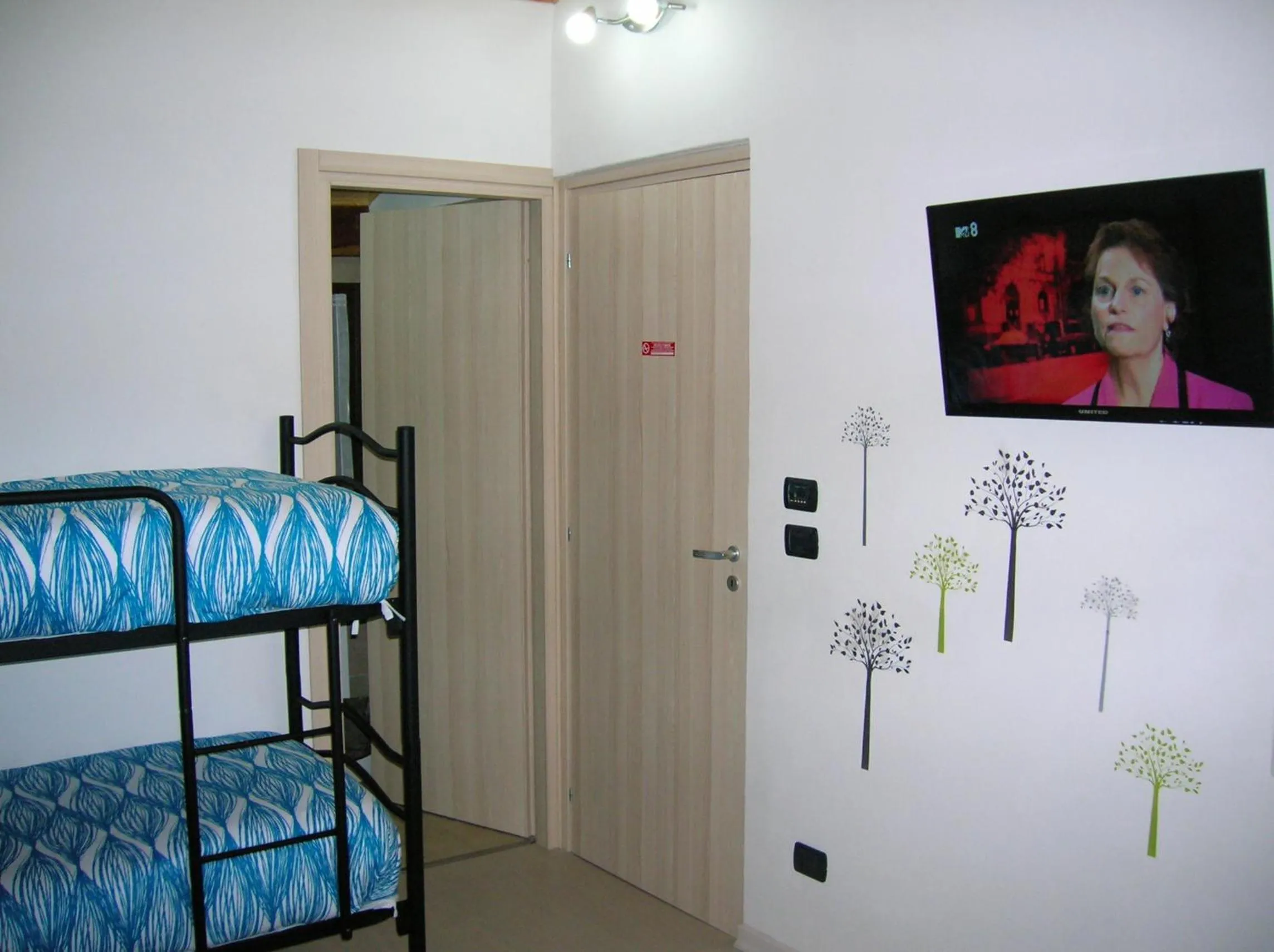 Decorative detail, Bed in B&B Al Carotin