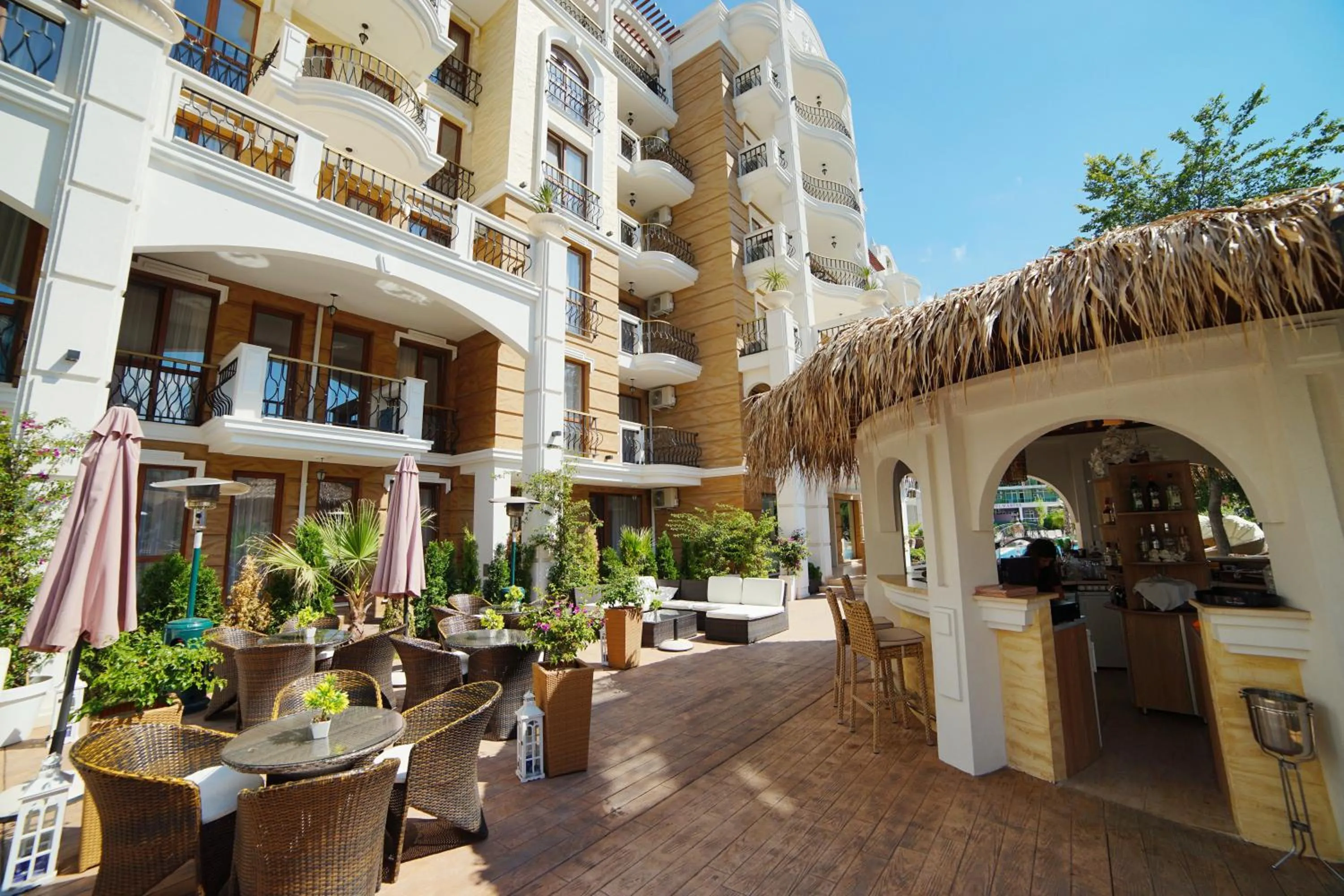 Lounge or bar in Harmony Suites - Dream Island