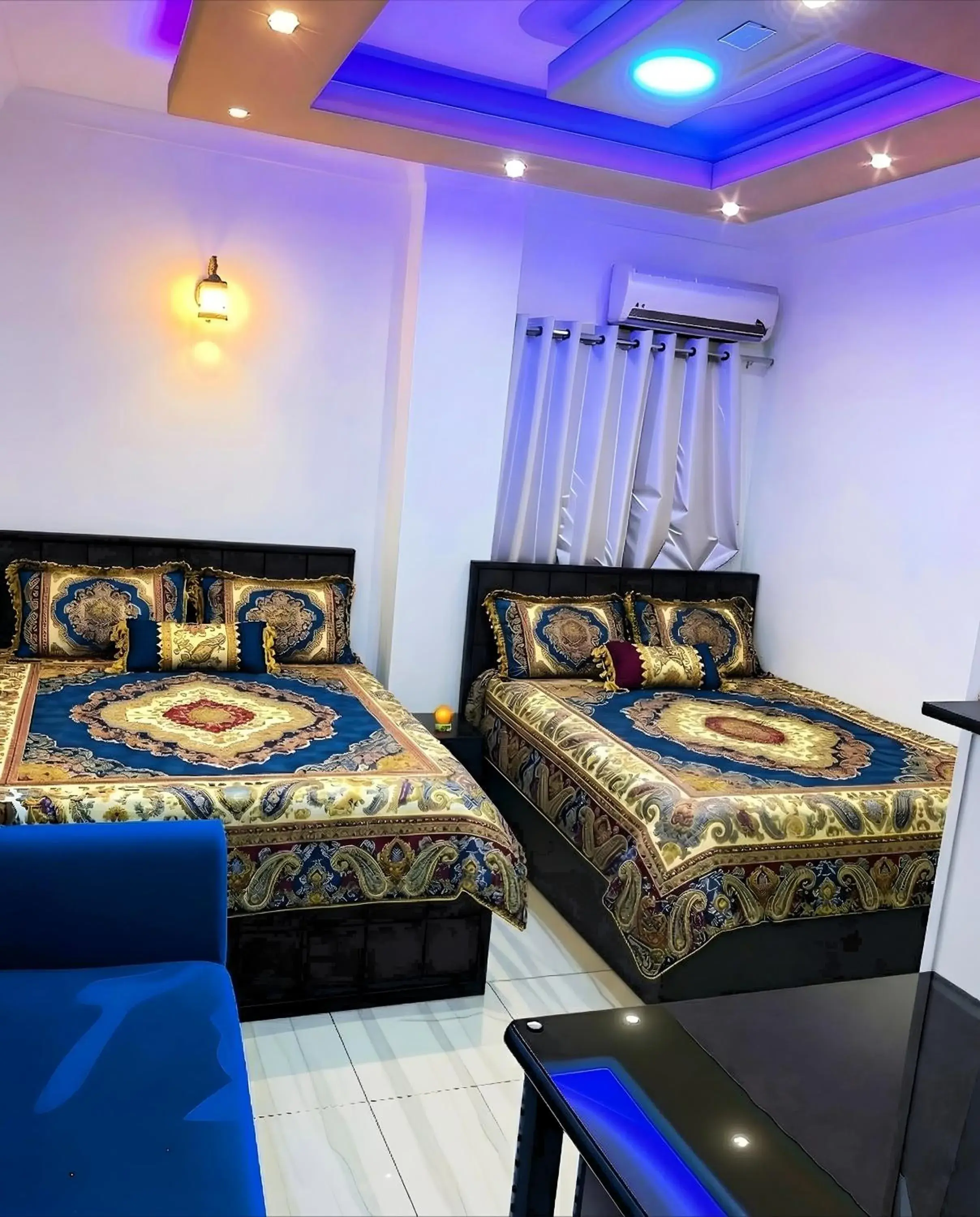 Deluxe Double or Twin Room with City View in Horus Guest House Pyramids View Deluxe Double or Twin Room with City View in Horus Guest House Pyramids View