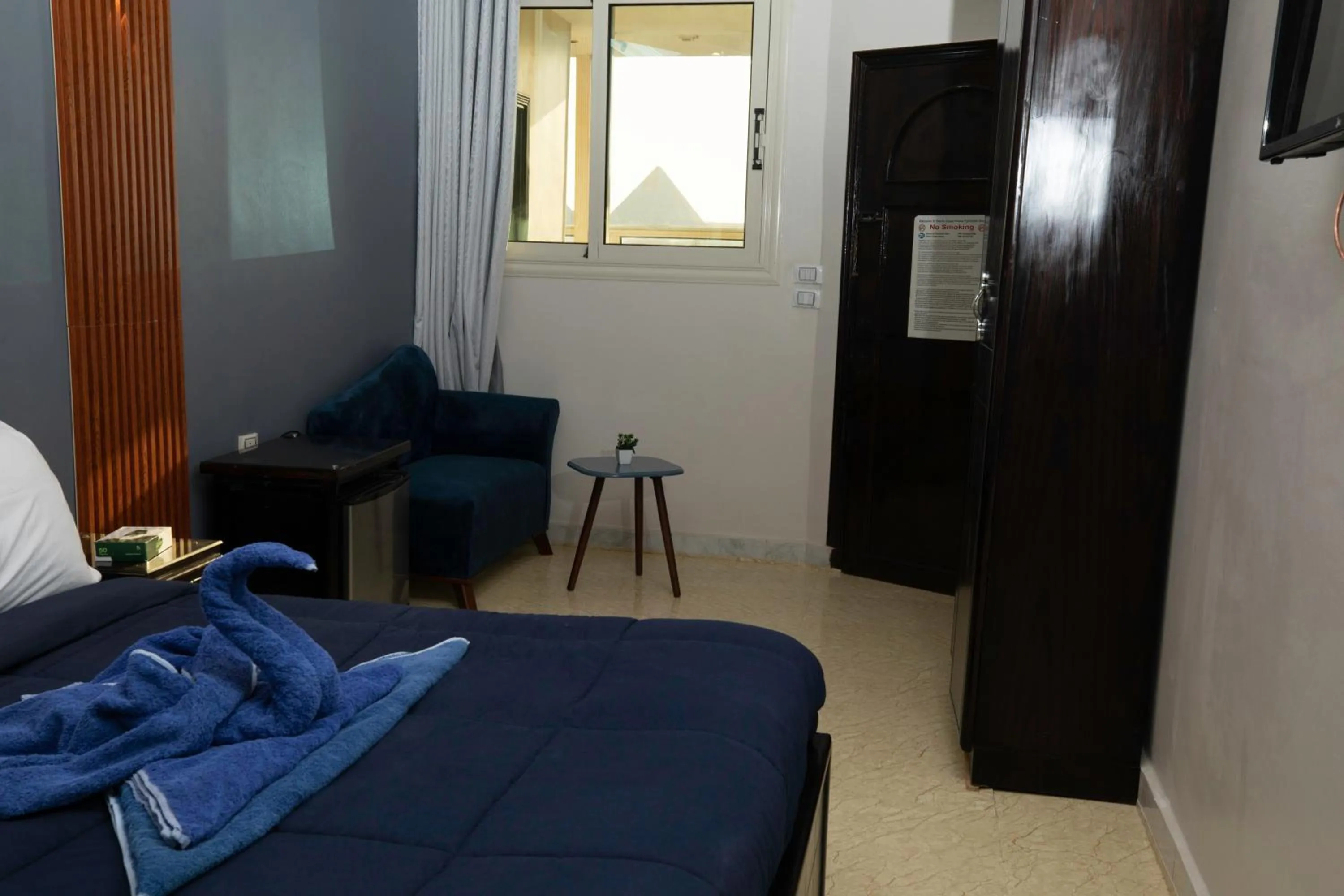 Bed in Horus Guest House Pyramids View