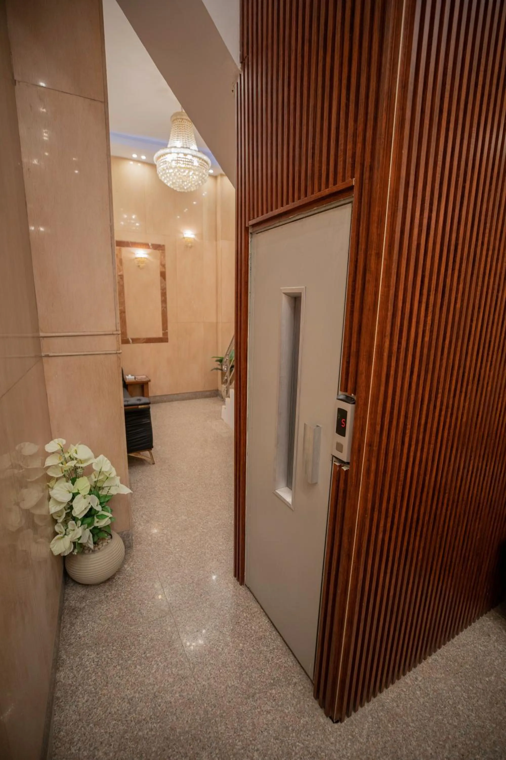 elevator in Horus Guest House Pyramids View