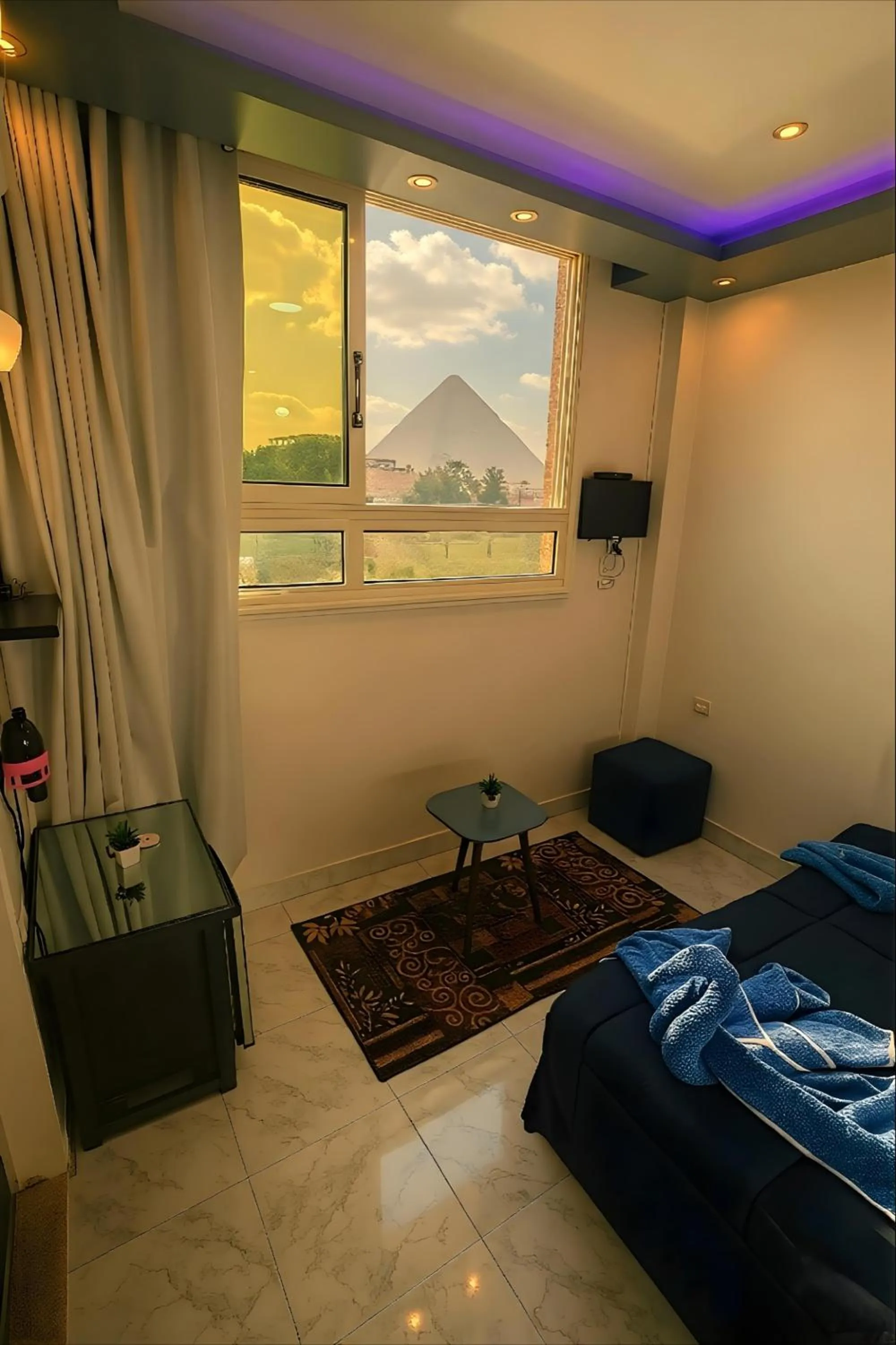 Bed in Horus Guest House Pyramids View