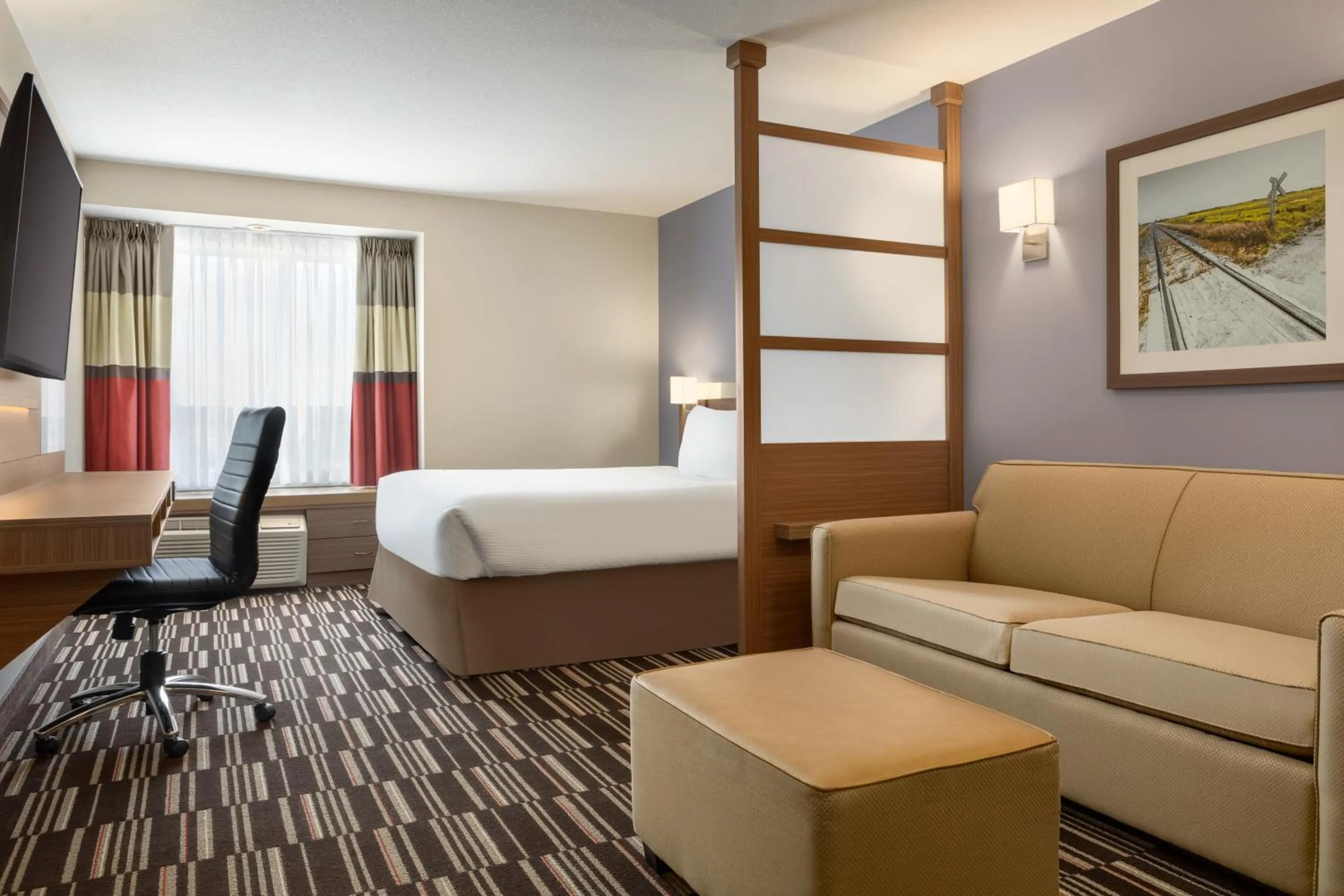 Photo of the whole room, Bed in Microtel Inn & Suites by Wyndham Bonnyville