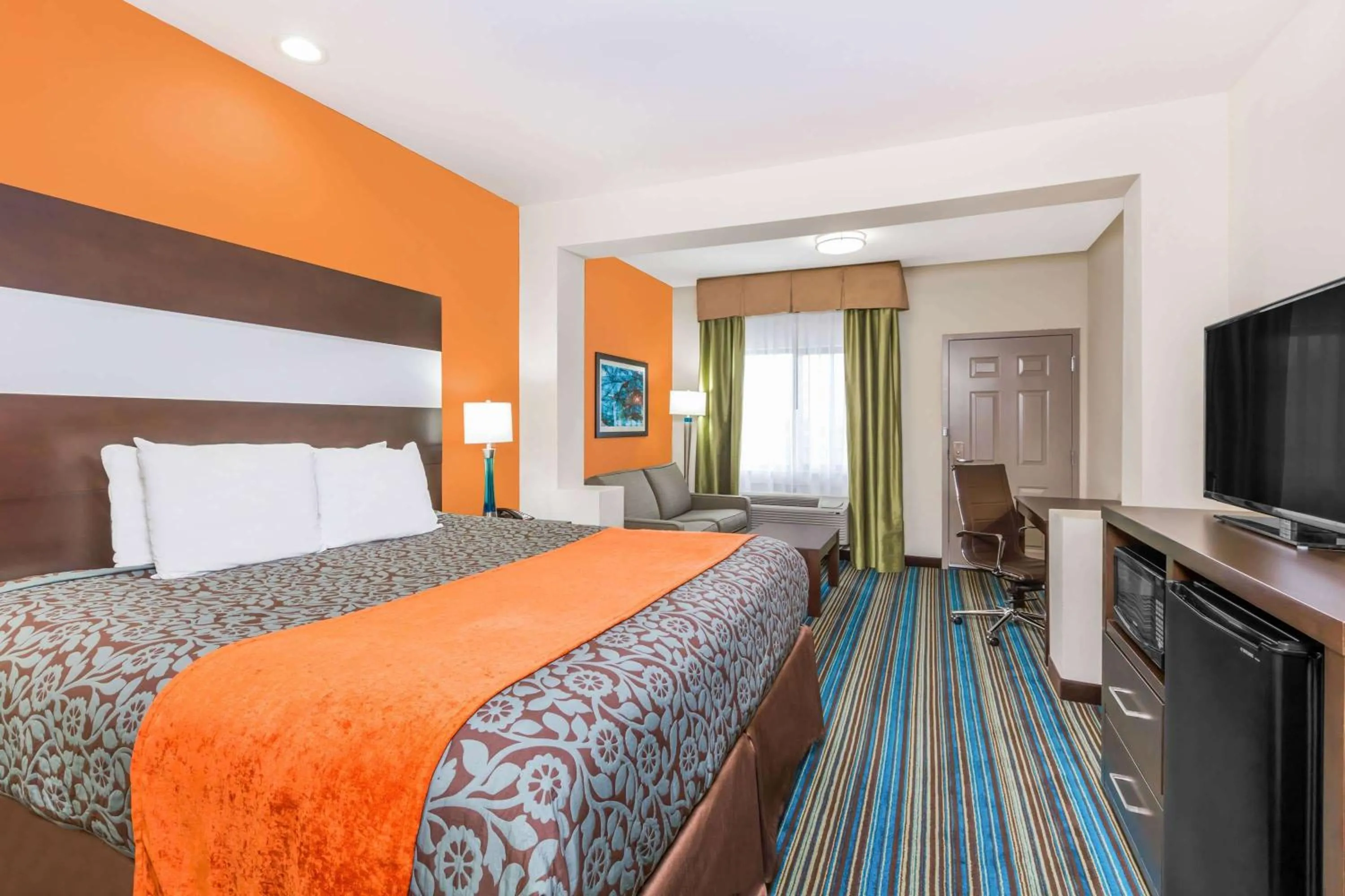 Photo of the whole room, Bed in Days Inn & Suites by Wyndham Katy