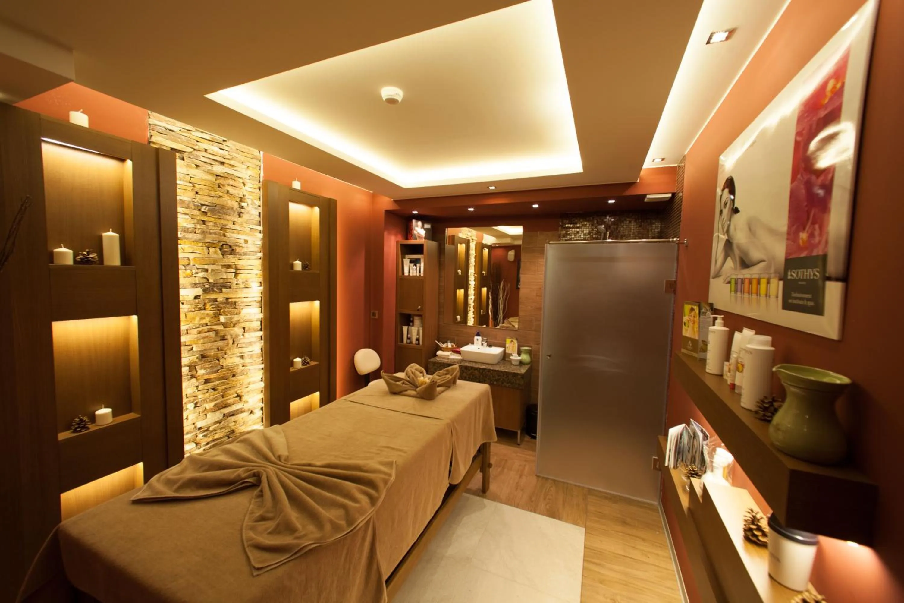 Massage, Bed in Amira Boutique Hotel