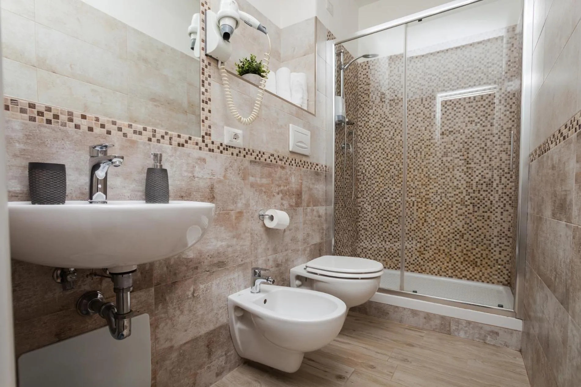 Shower in Re di Luna B&B