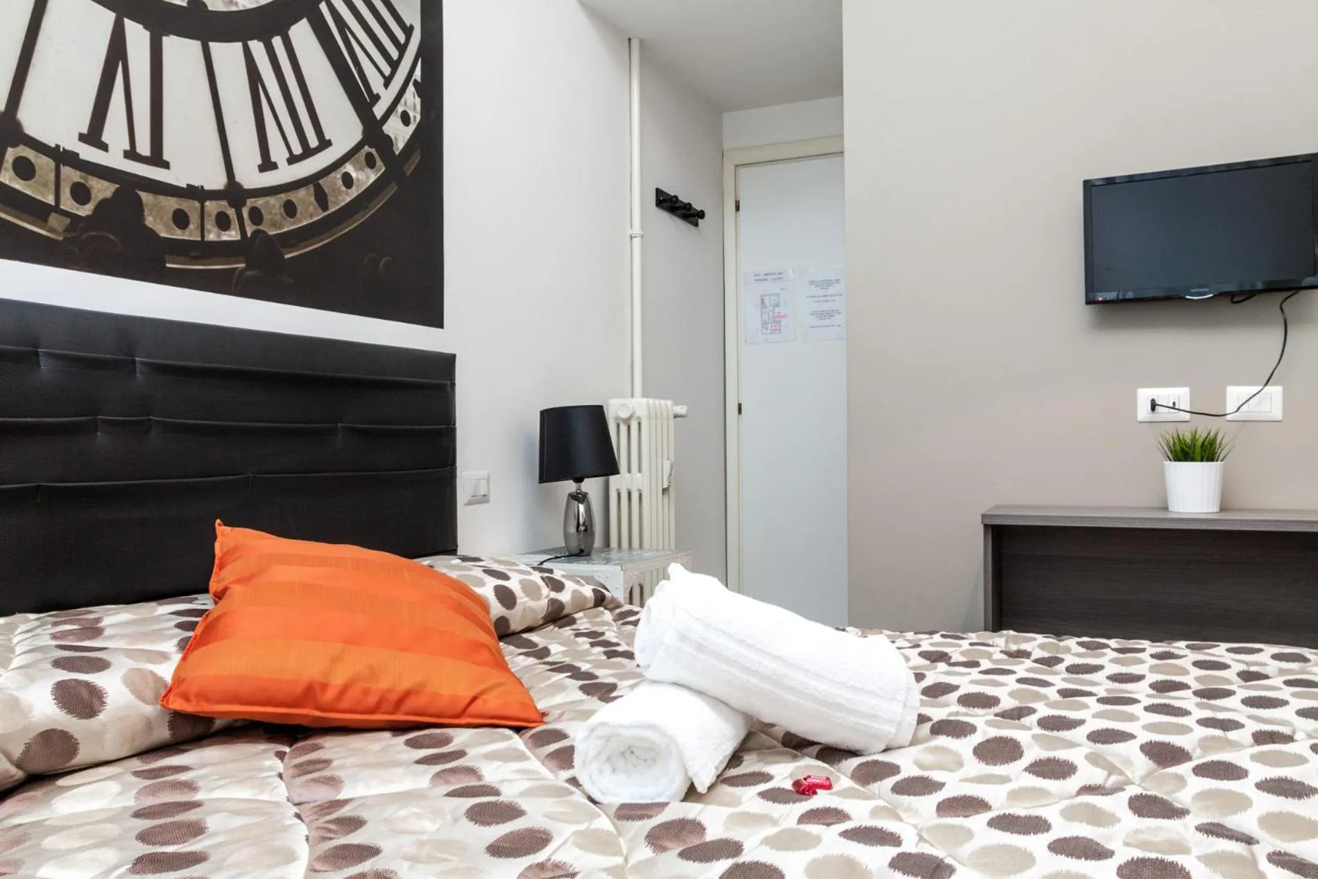 TV and multimedia, Bed in Re di Luna B&B