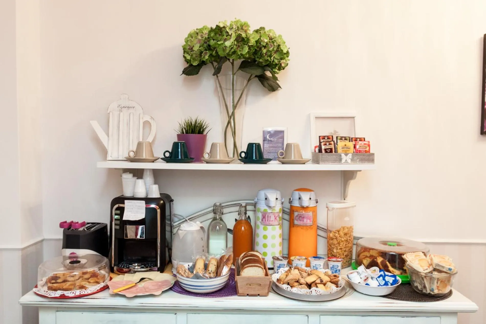 Food and drinks in Re di Luna B&B