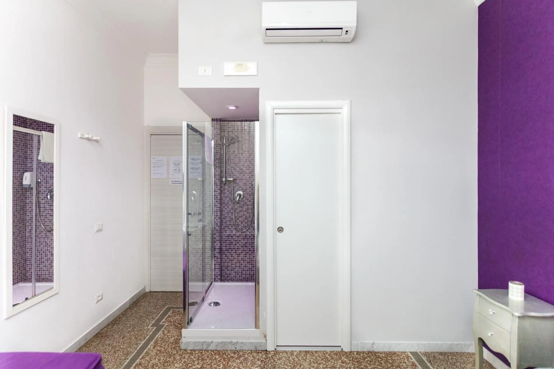 Shower in Re di Luna B&B