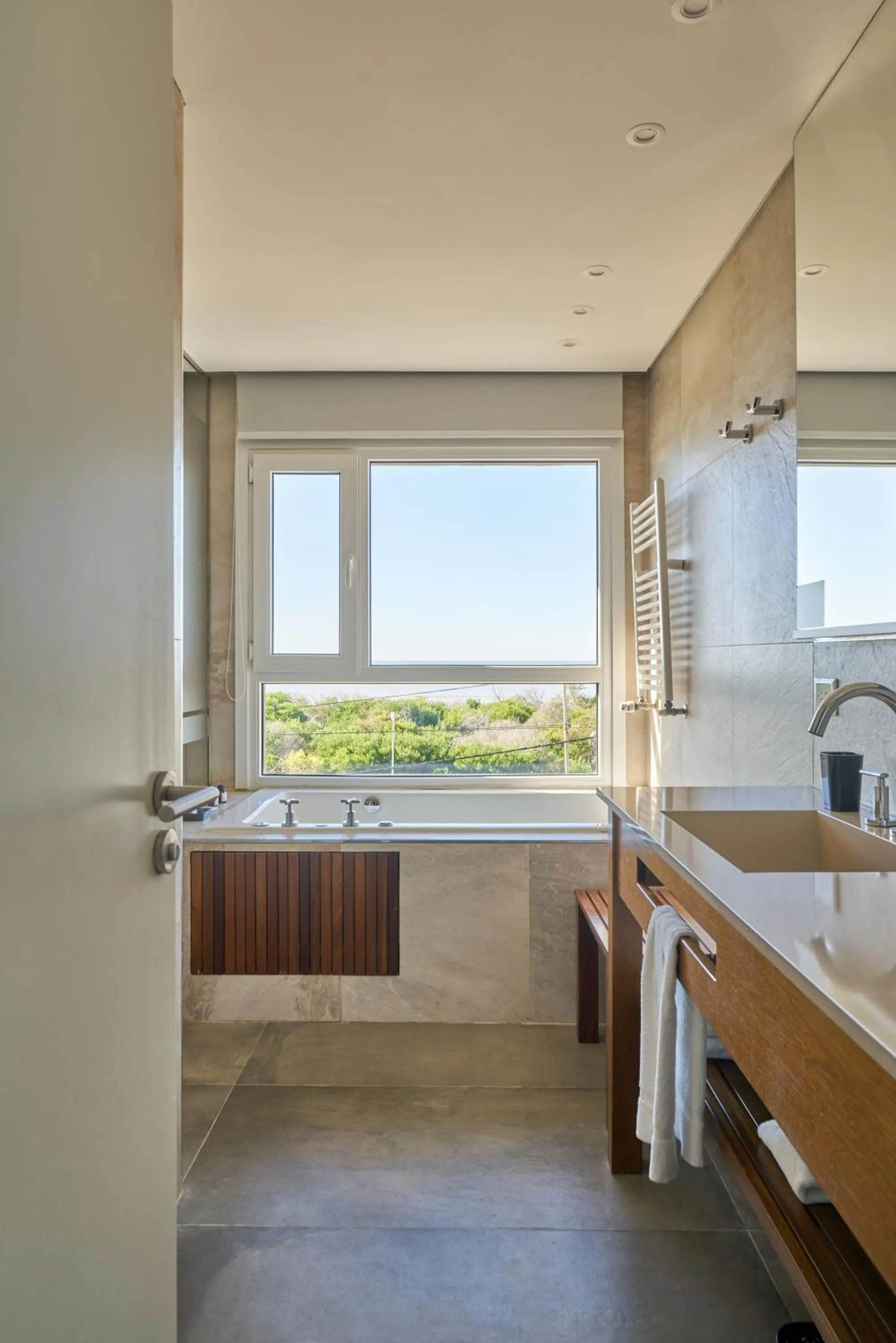 Hot Tub in Almarena Apart & Hotel Boutique