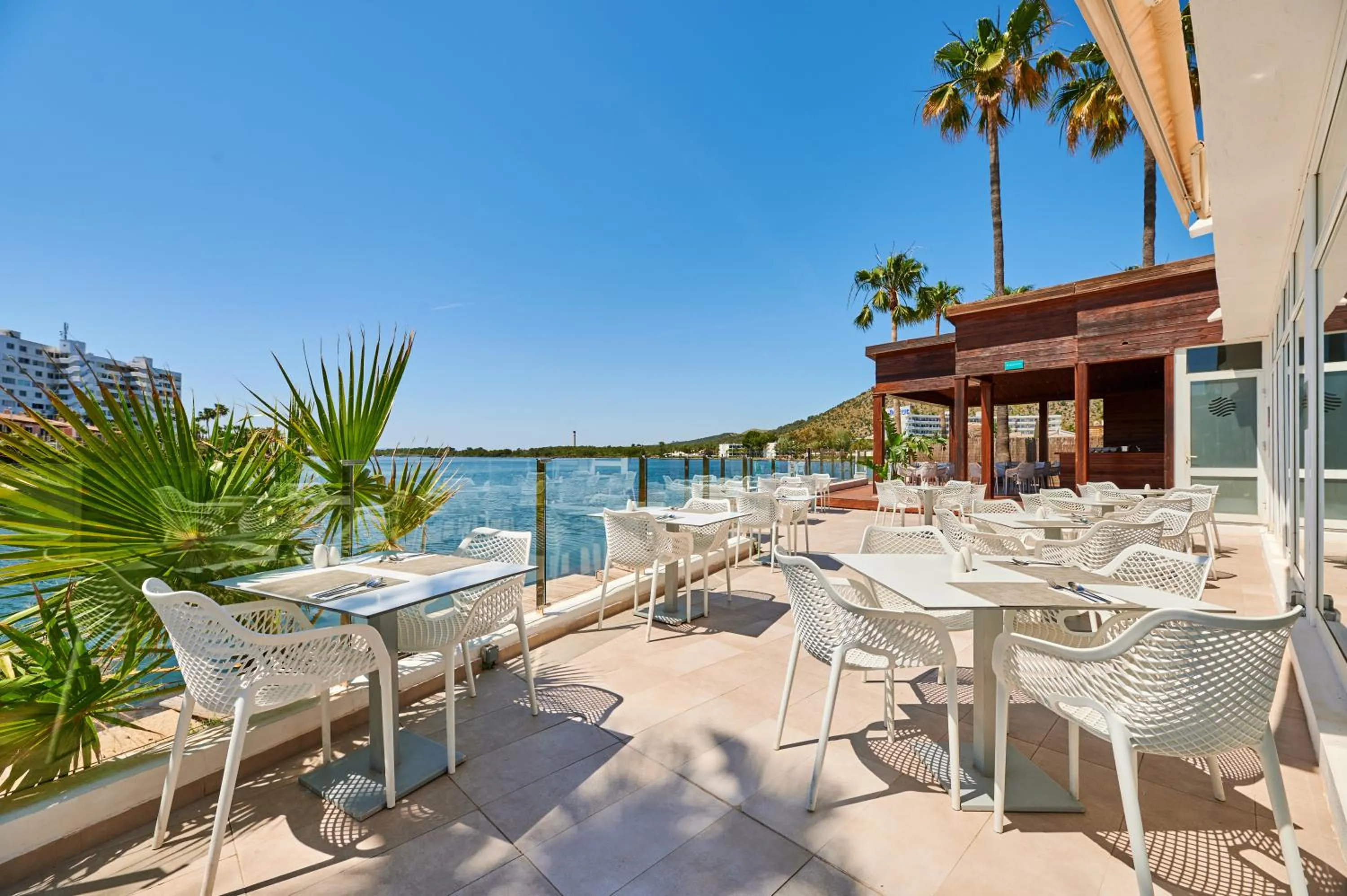 Restaurant/places to eat in Alua Boccaccio