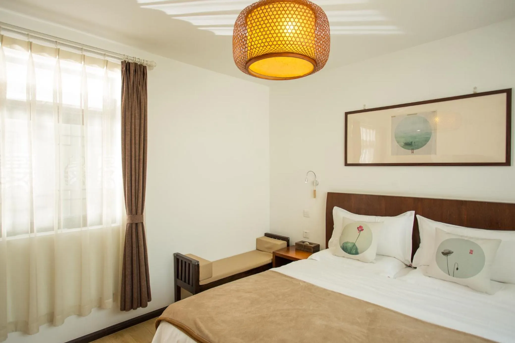 Photo of the whole room, Bed in Dali Yanyuan Mountain Retreat