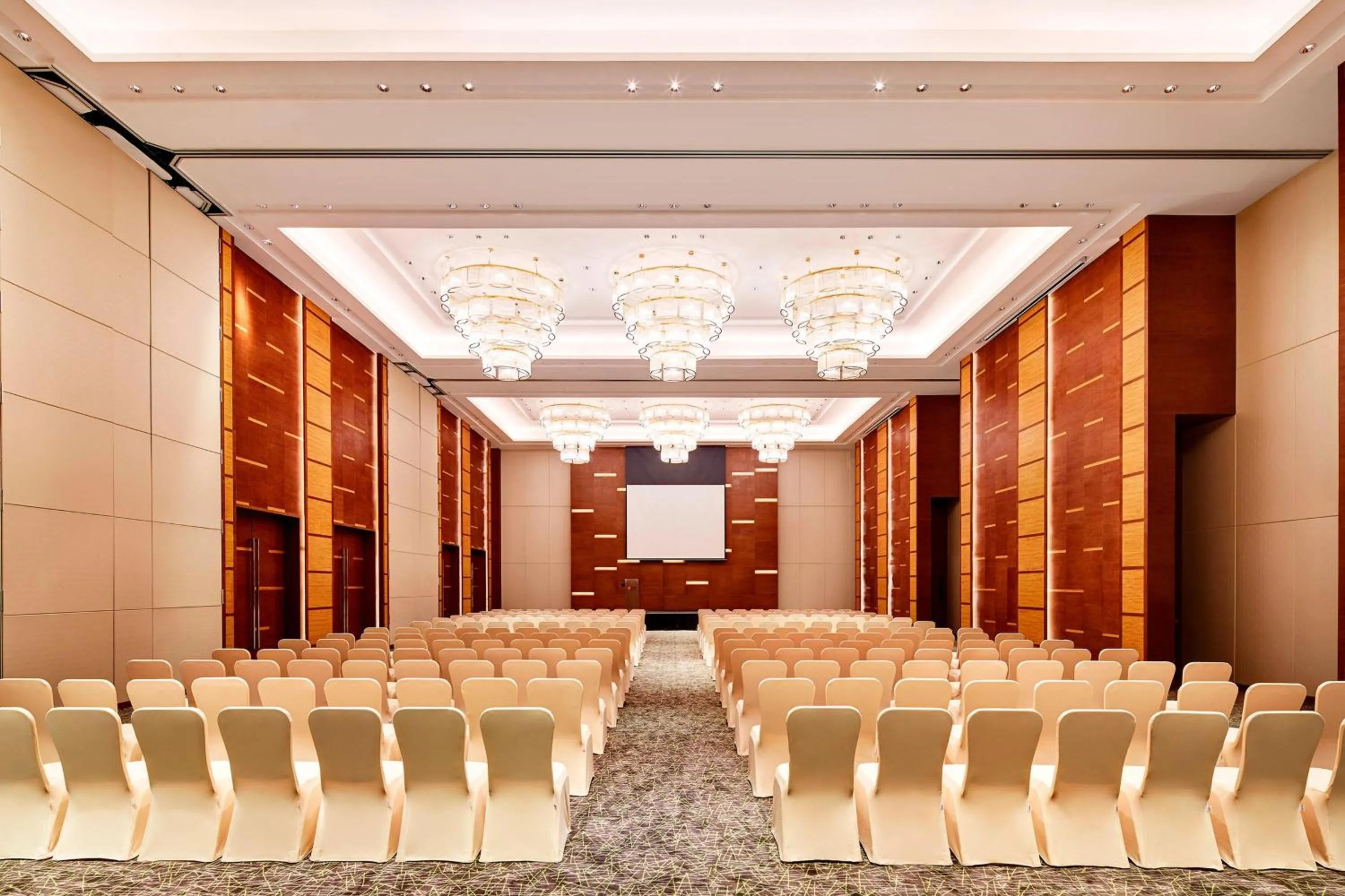 Meeting/conference room in Aloft Dynamic Town