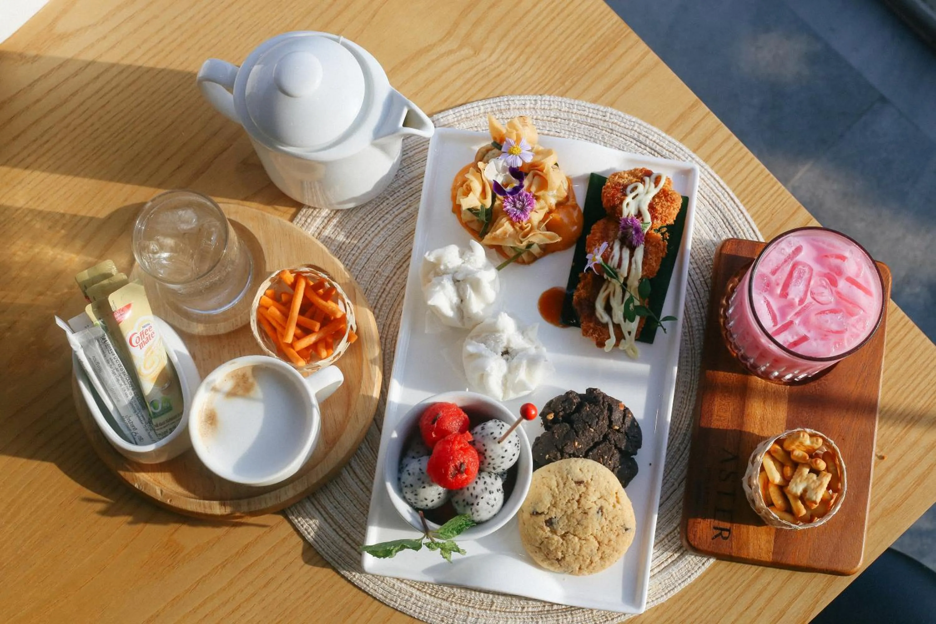 Restaurant/places to eat in Aster Hotel and Residence by At Mind