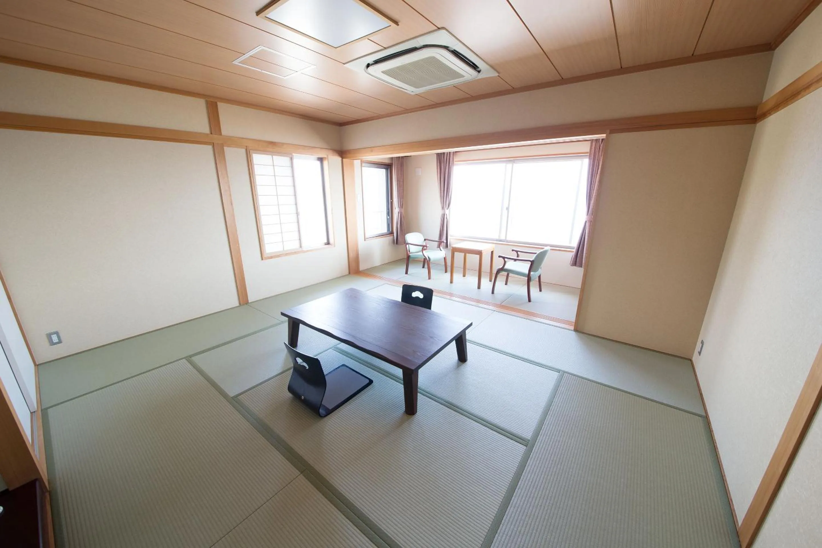 Photo of the whole room in Seaside Hotel Taimaru Kaigetsu