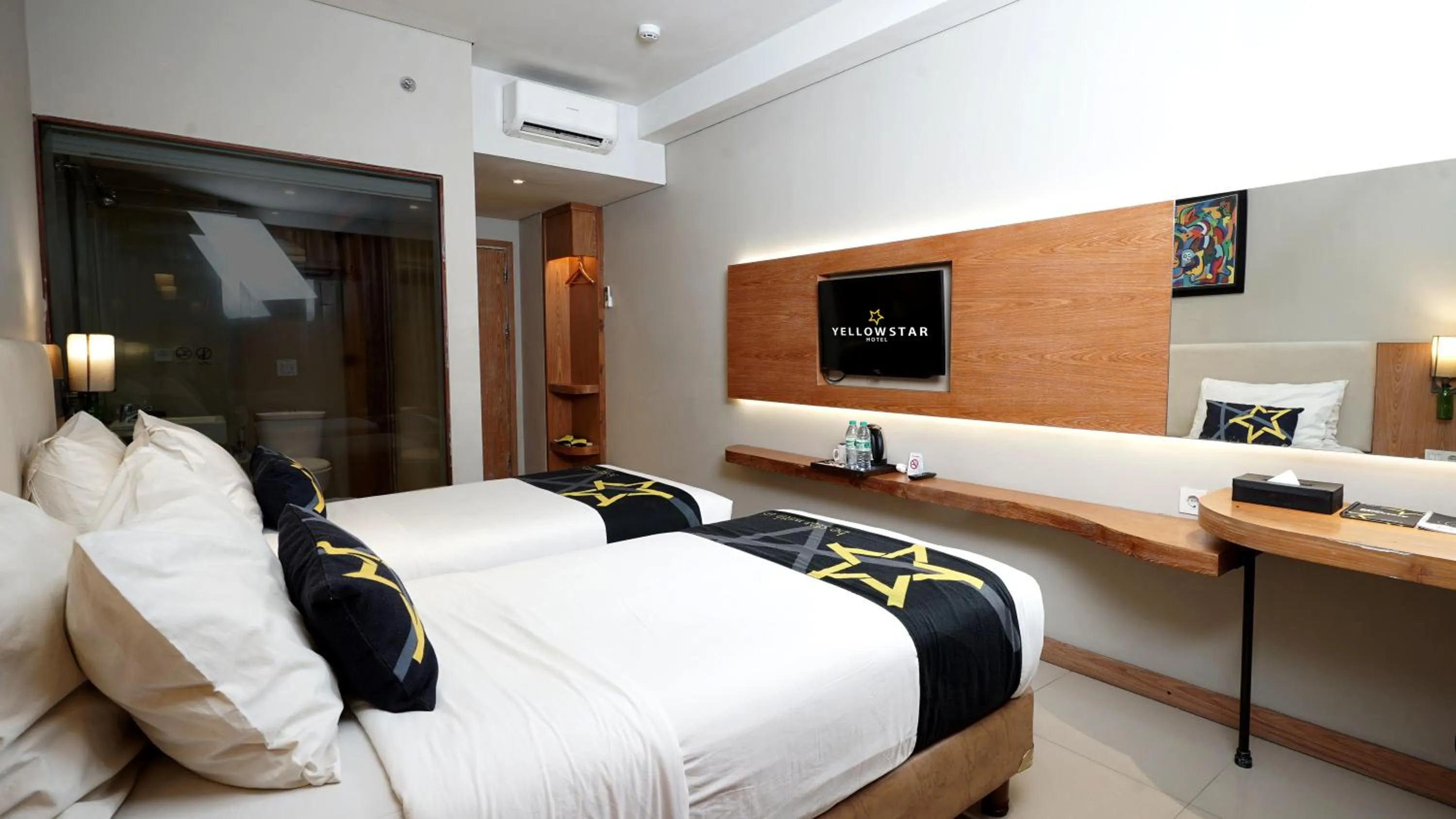 Bedroom, Bed in Yellow Star Gejayan Hotel