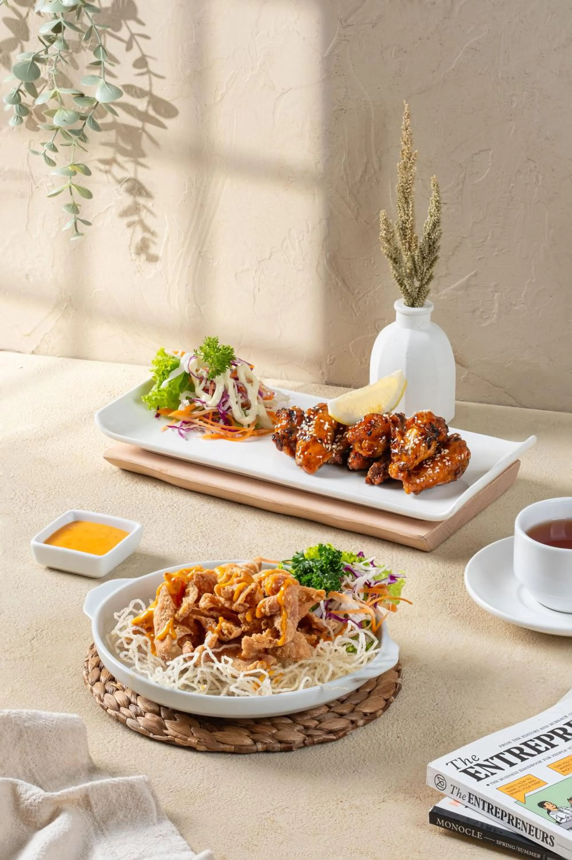 Restaurant/places to eat in Premier Place Surabaya Airport