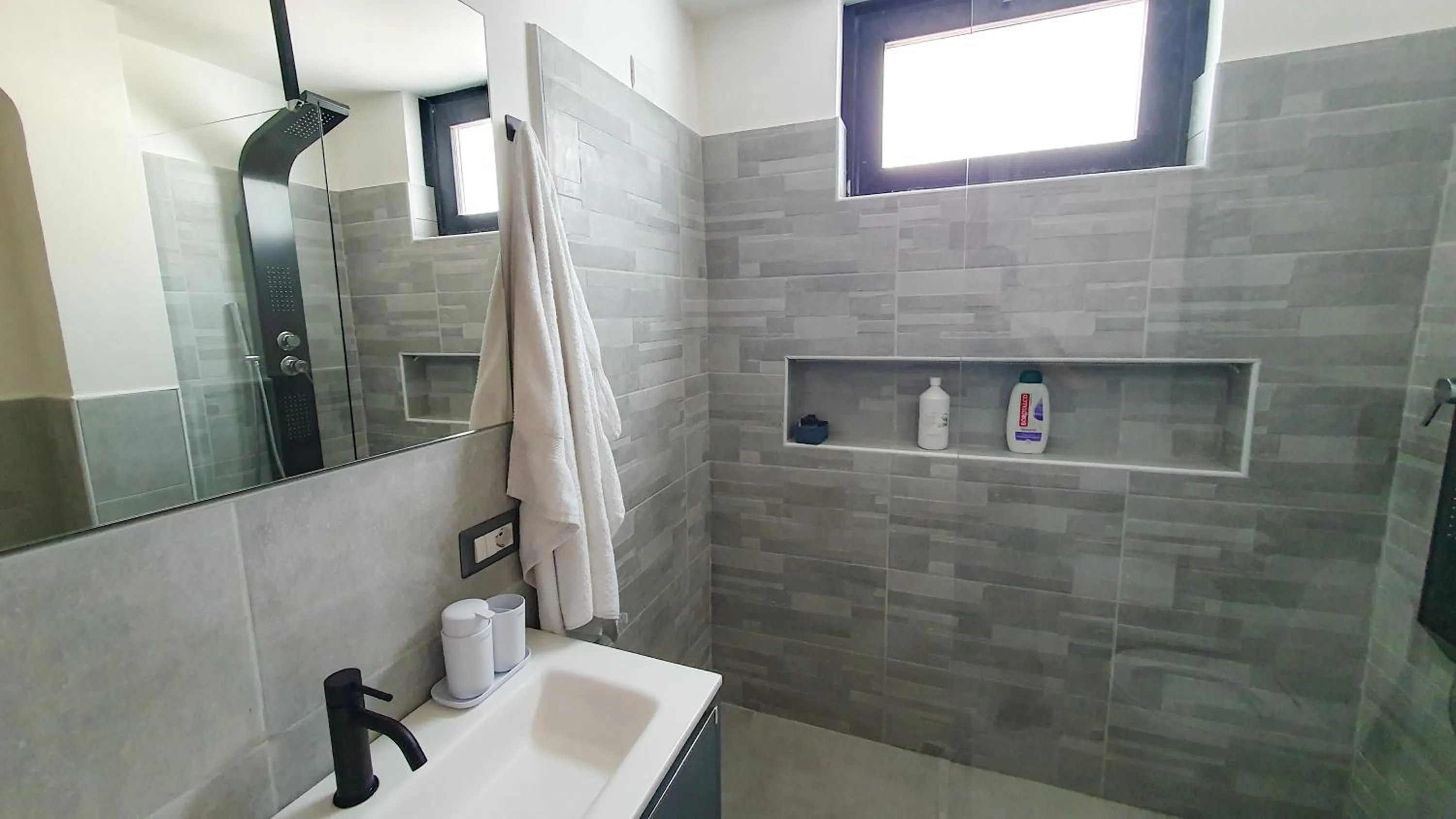 Shower in Apulia Time