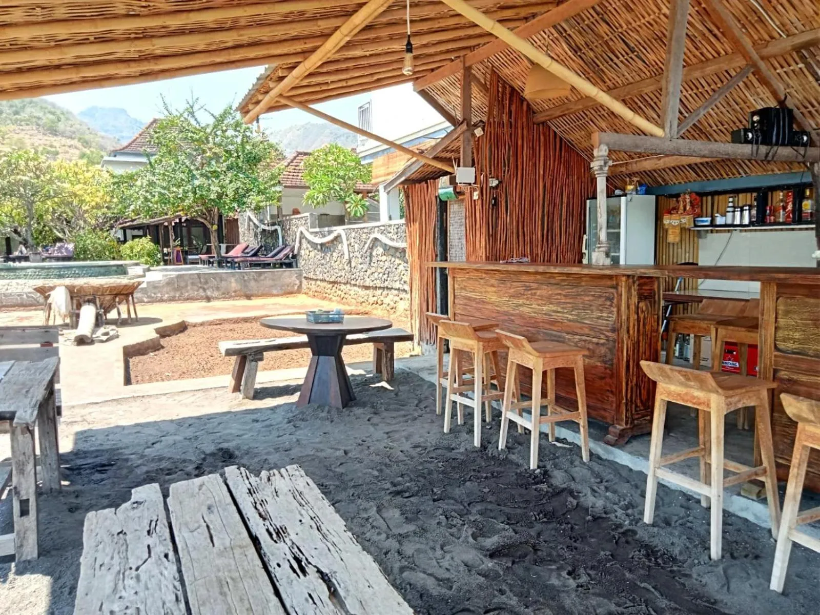 Restaurant/places to eat in Classic Beach Villas